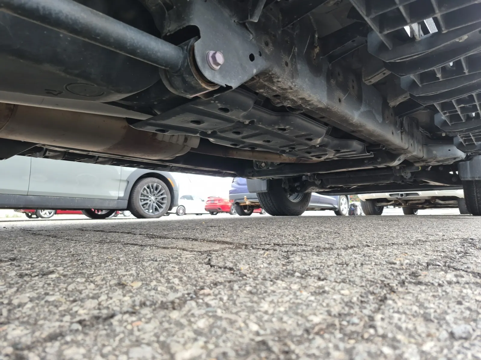 Undercarriage - Passenger Photo