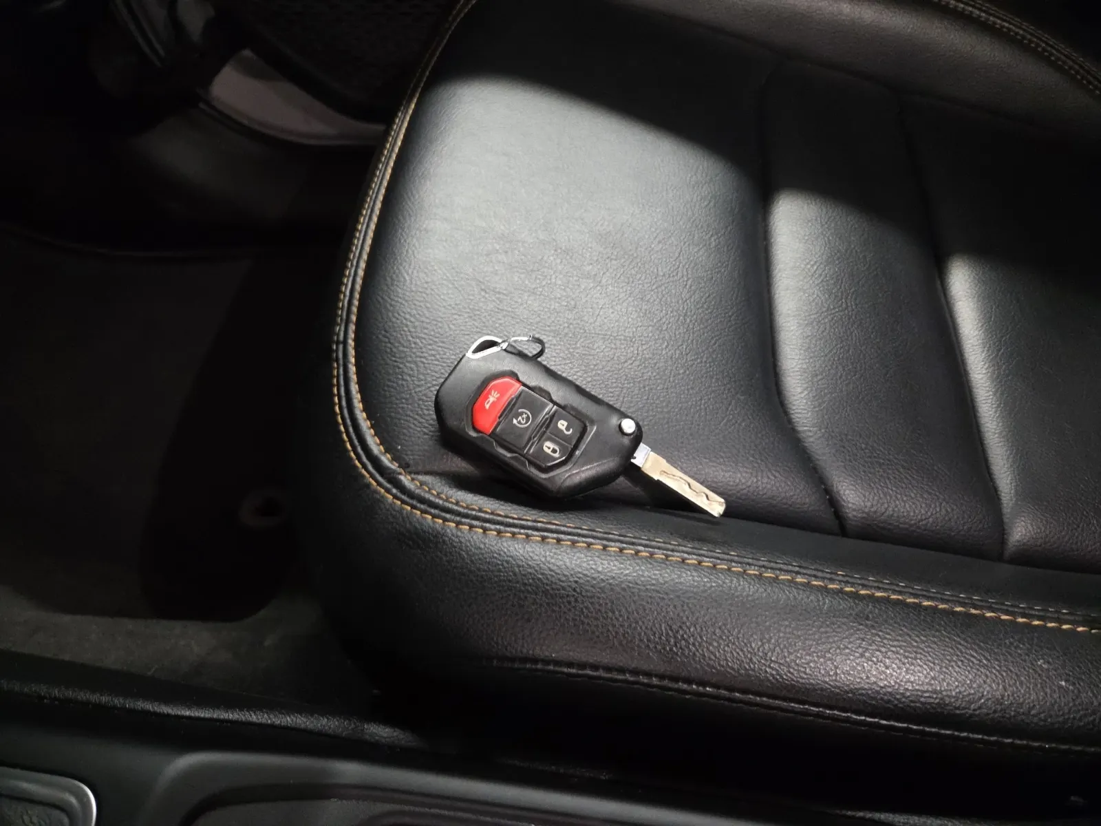 Keys/Fobs/Manual Photo