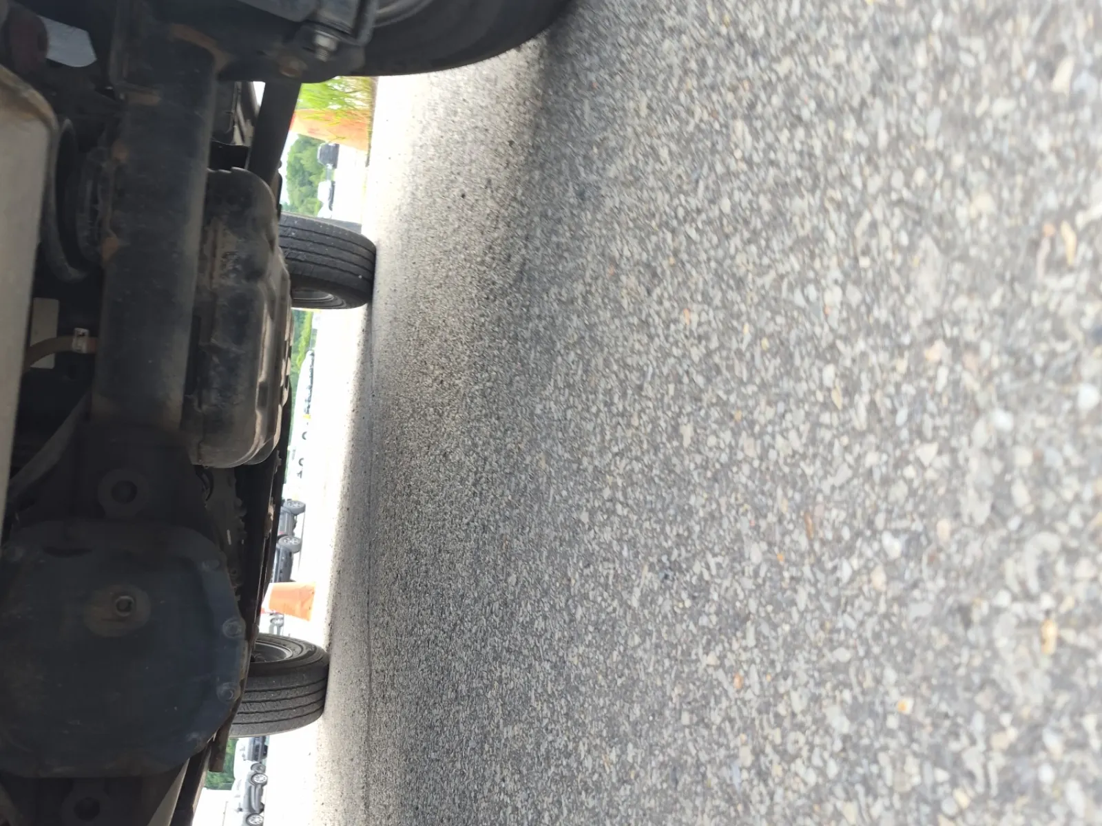 Undercarriage - Rear Photo