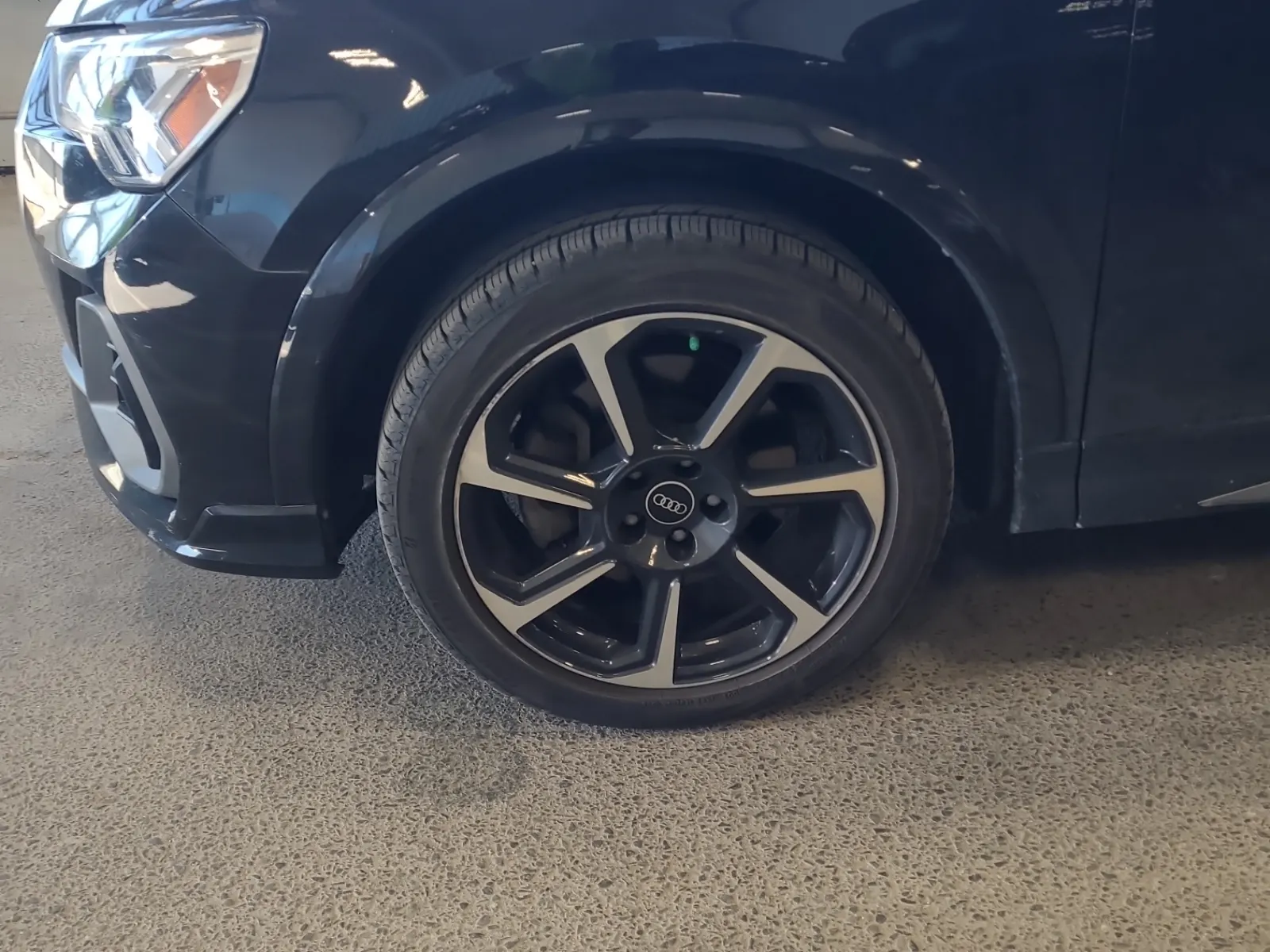 Front driver wheel/tire photo