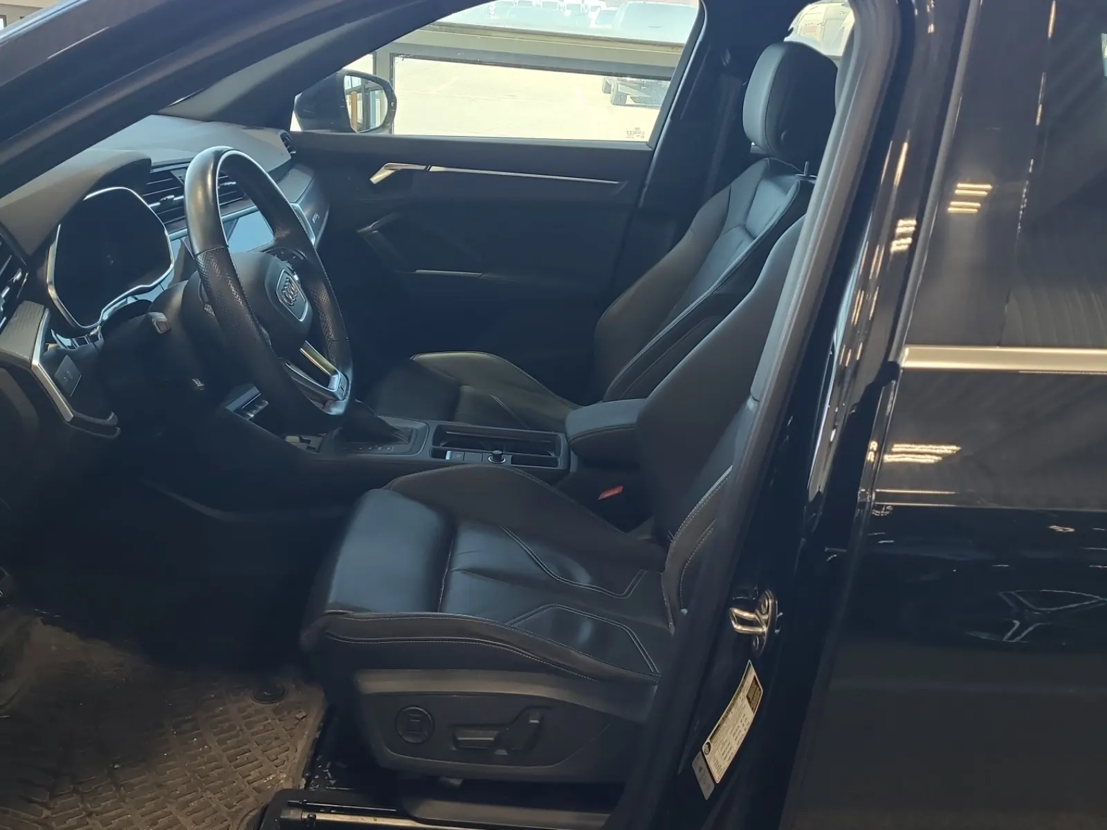 Front Interior Photo