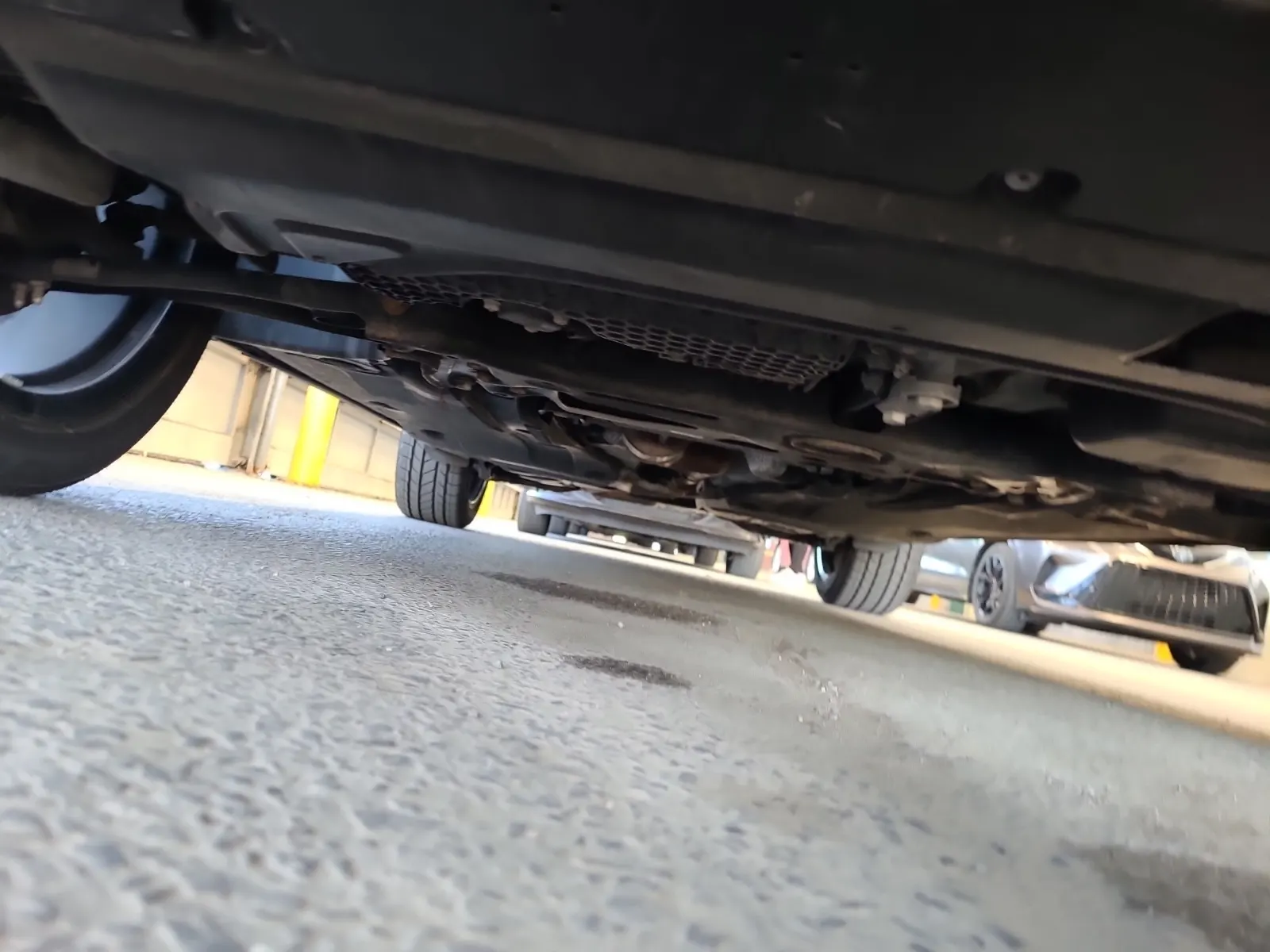 Undercarriage - Front Photo