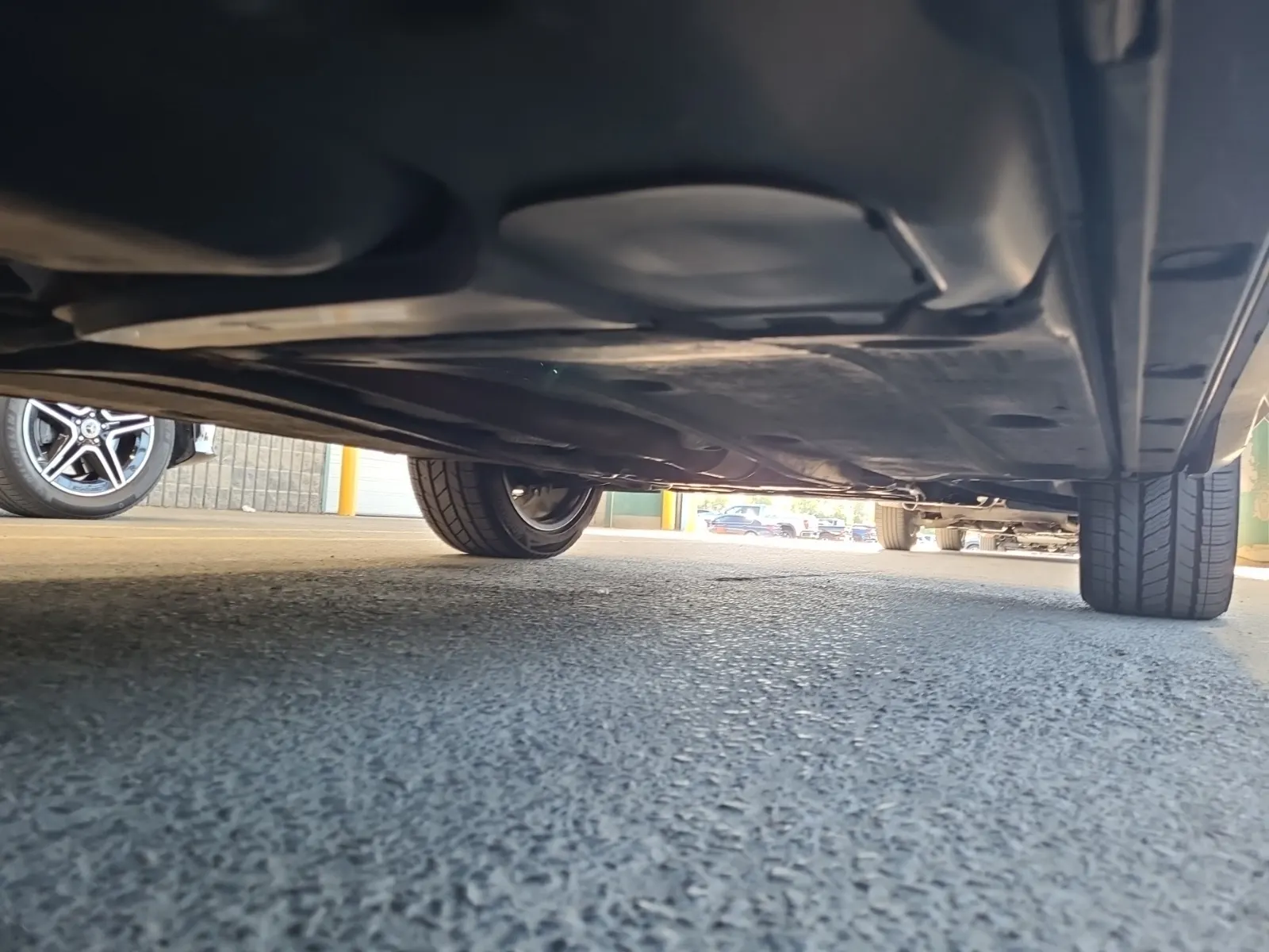 Undercarriage - Passenger Photo