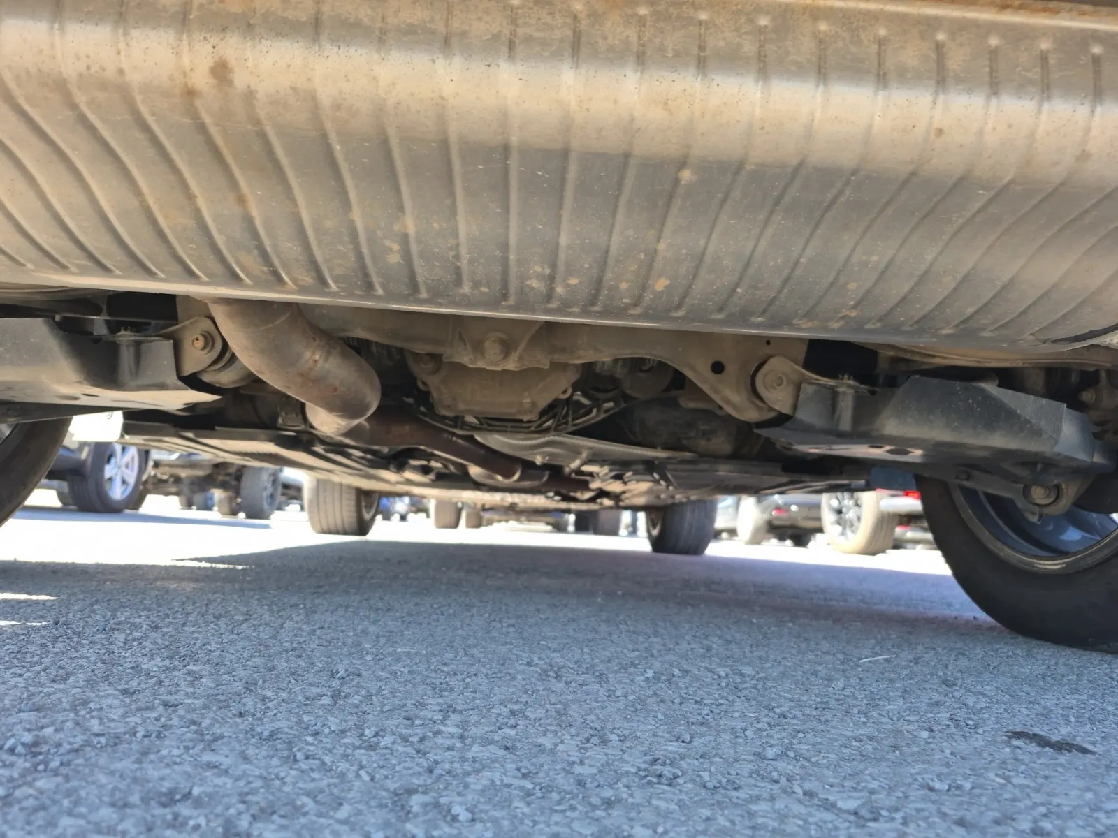Undercarriage - Rear Photo