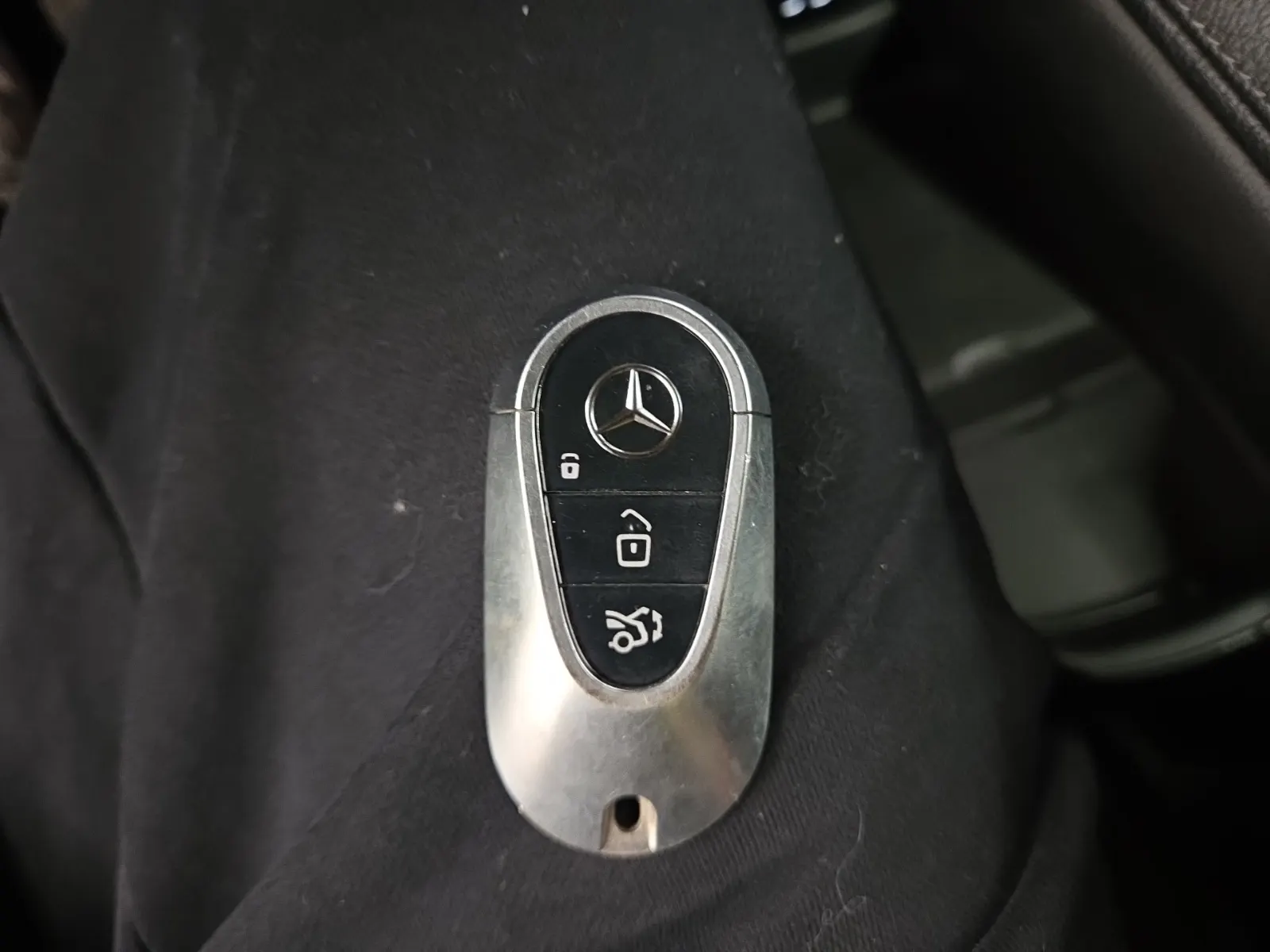 Keys/Fobs/Manual Photo