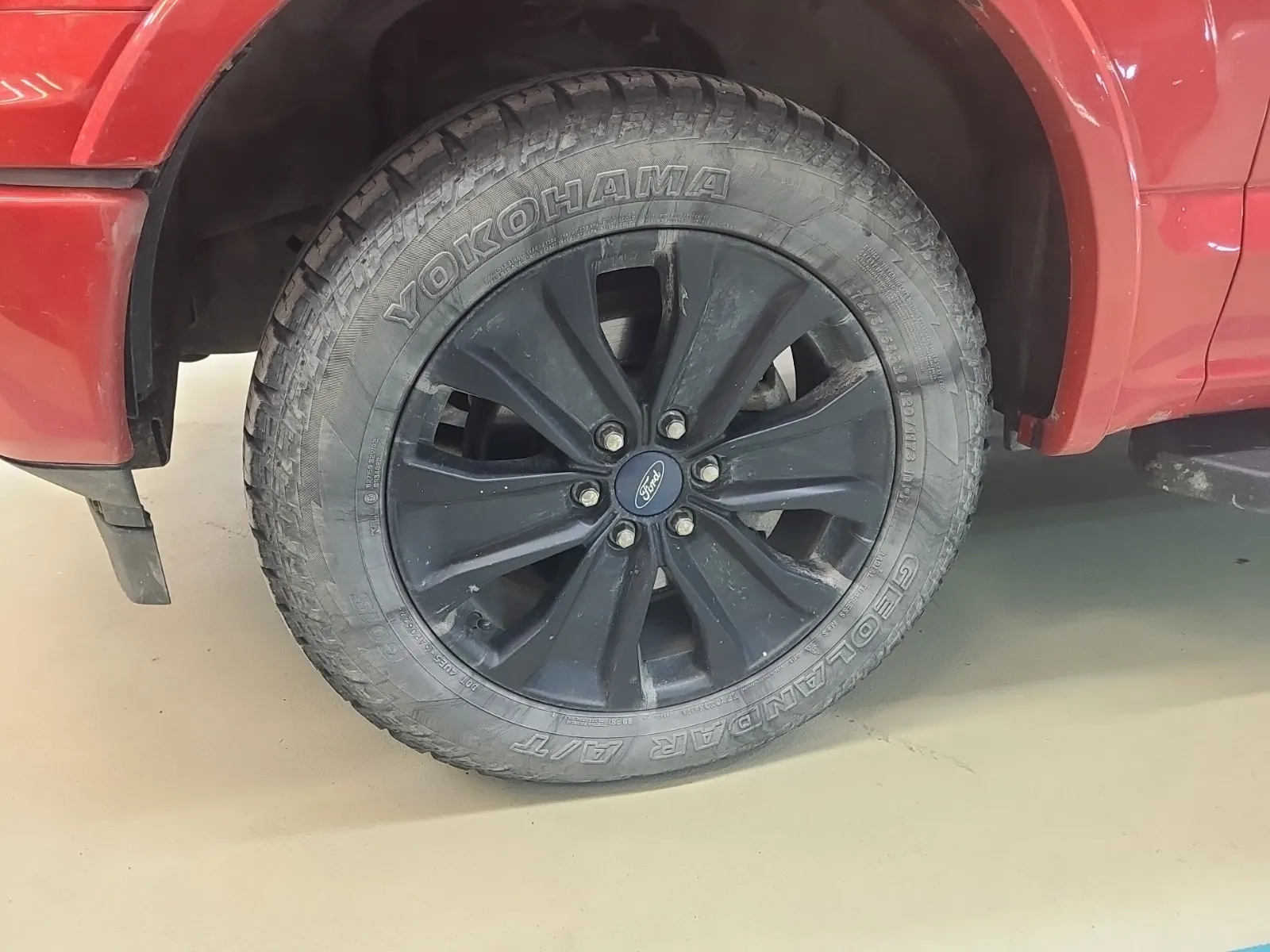 Front driver wheel/tire photo