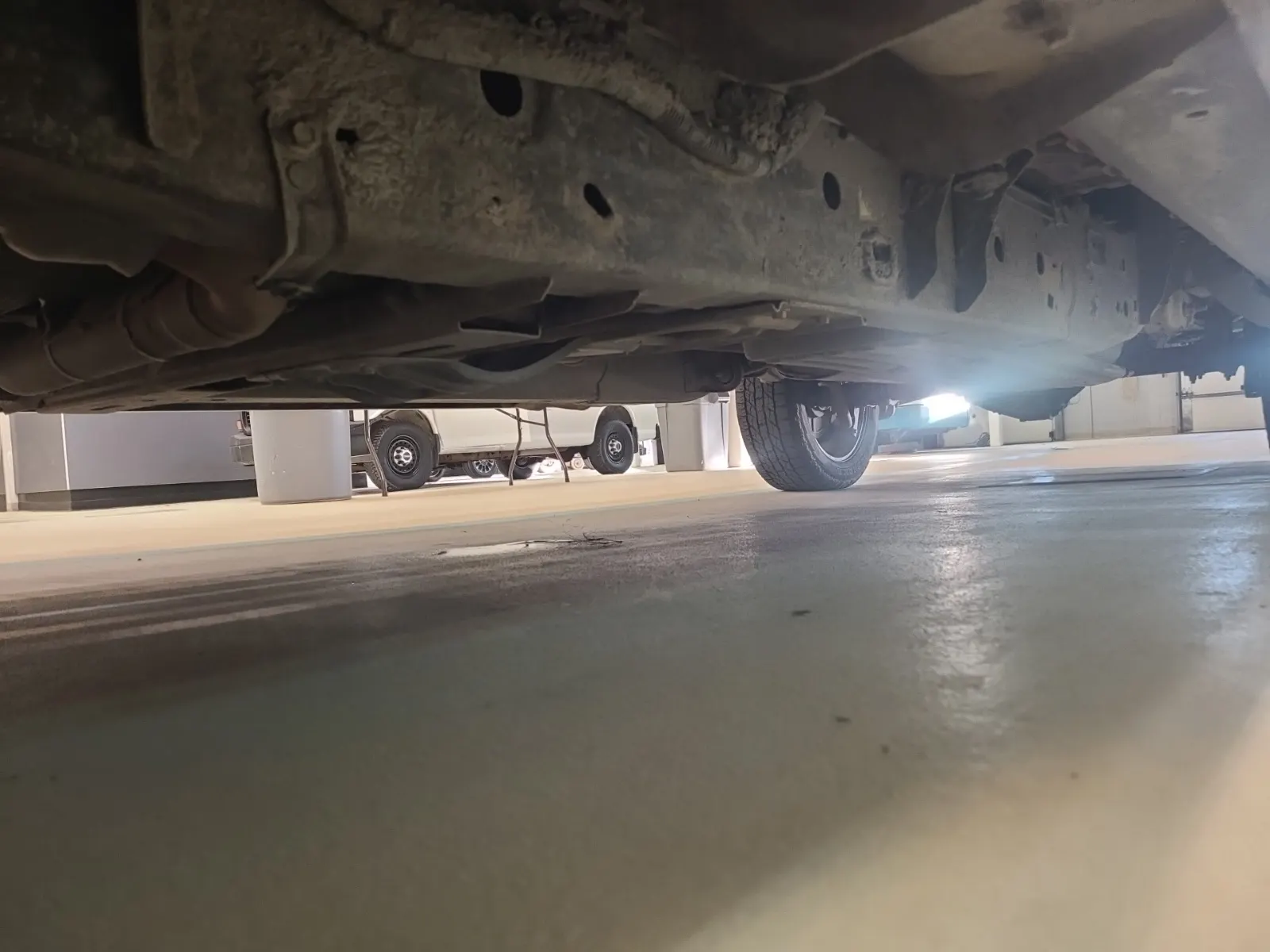 Undercarriage - Driver Photo