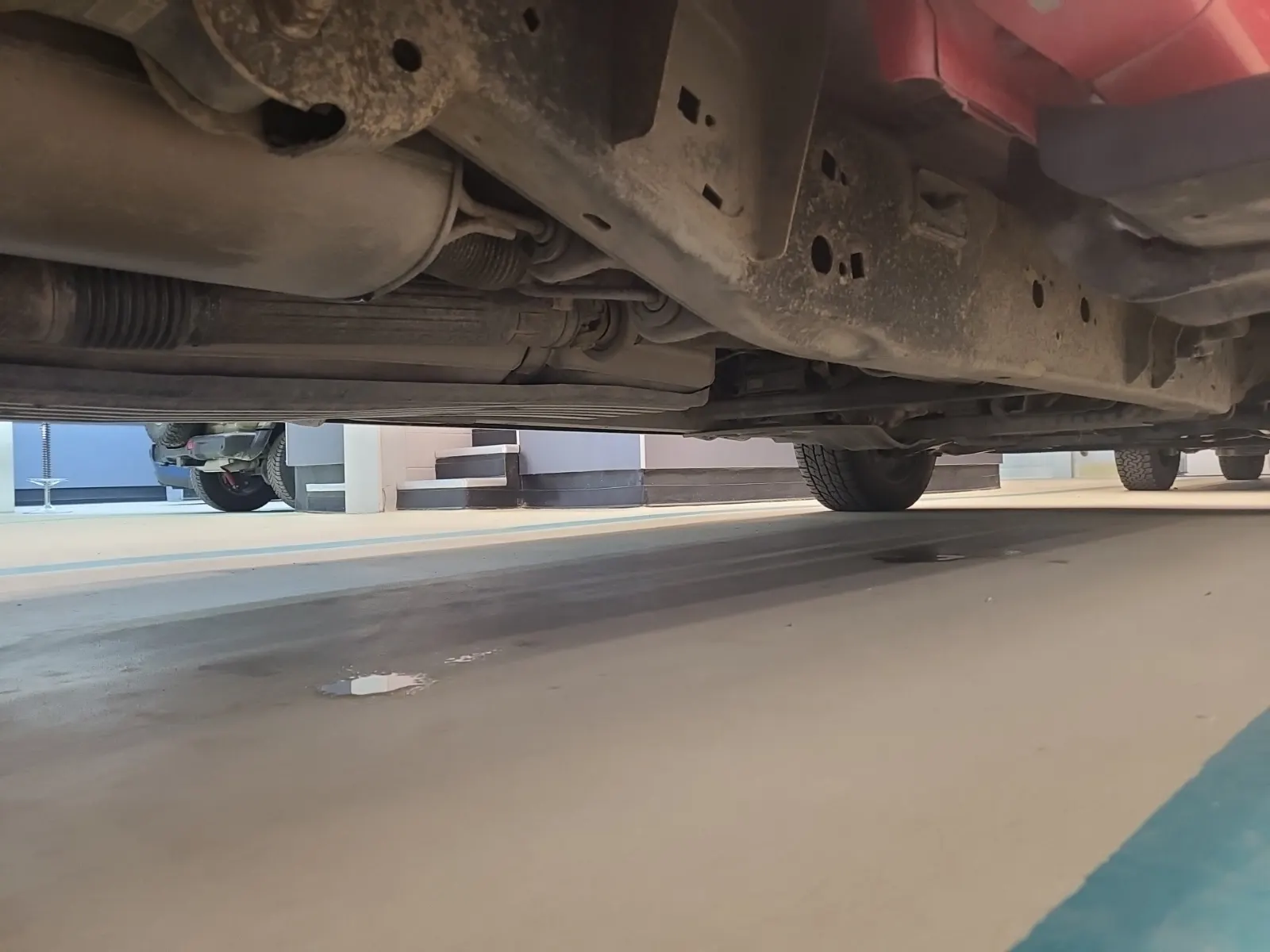Undercarriage - Passenger Photo