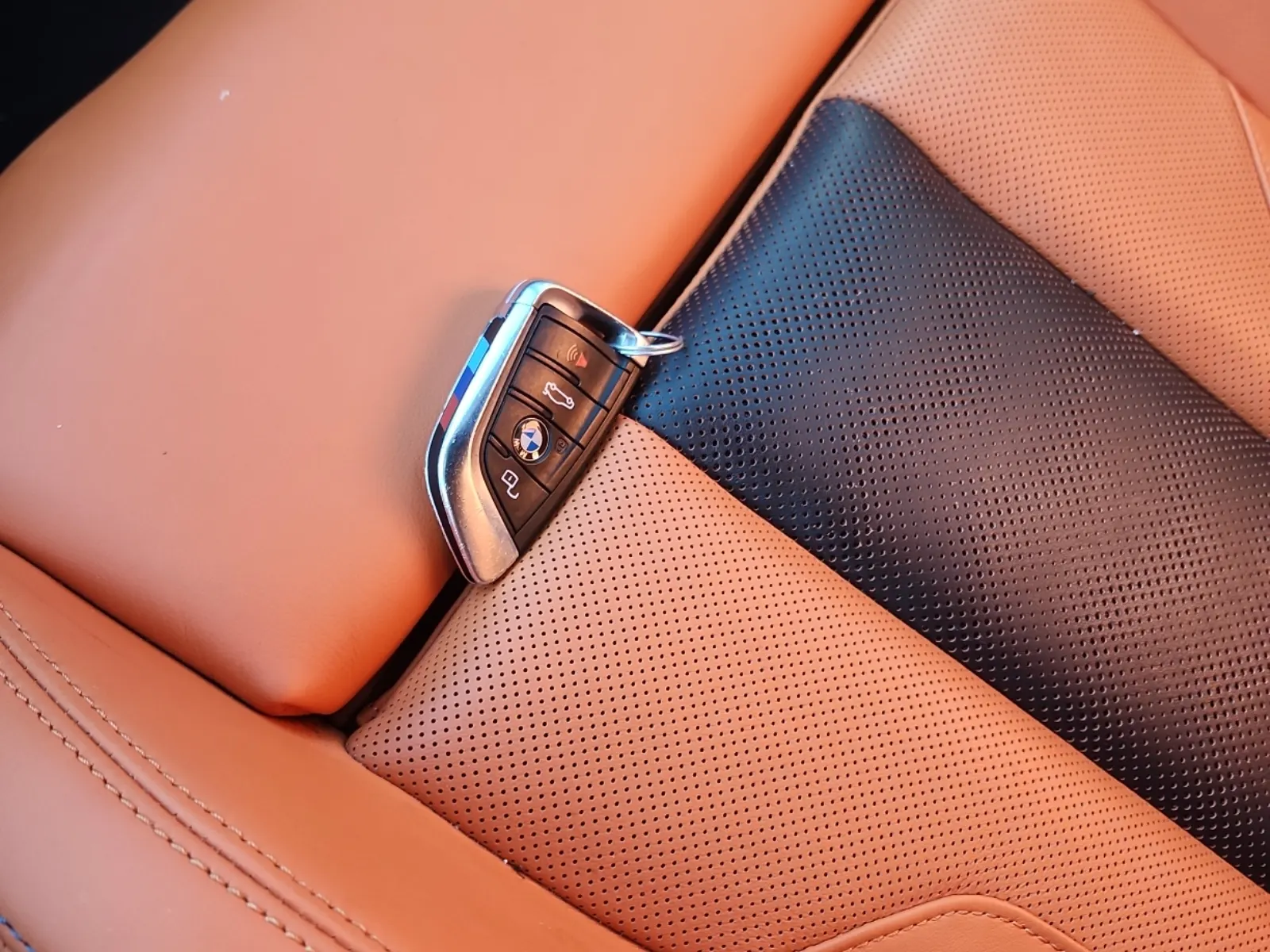 Keys/Fobs/Manual Photo