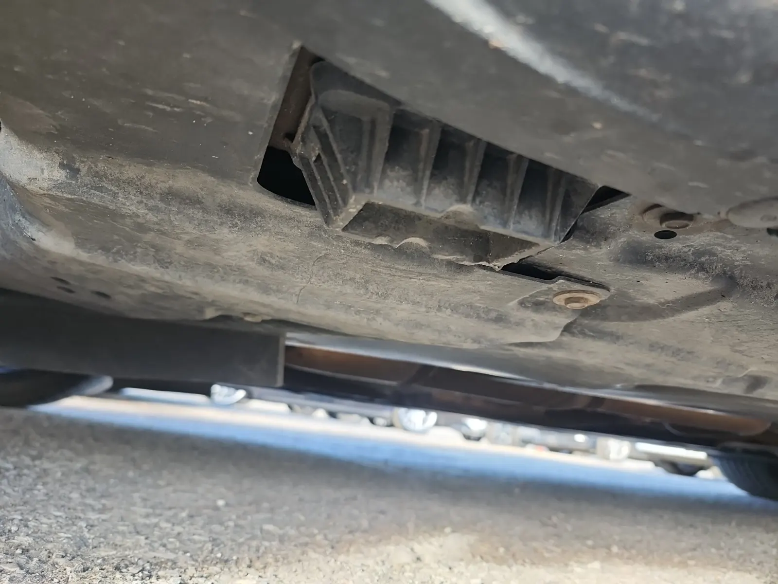 Undercarriage - Driver Photo