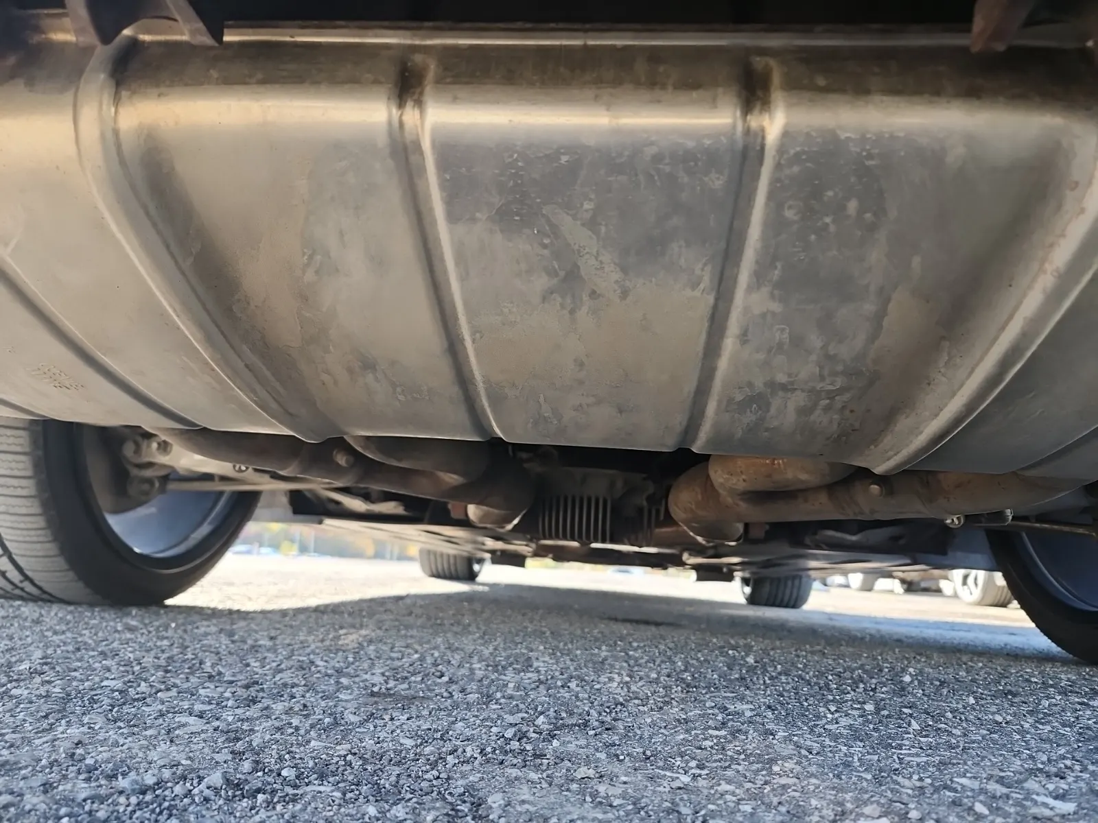 Undercarriage - Rear Photo