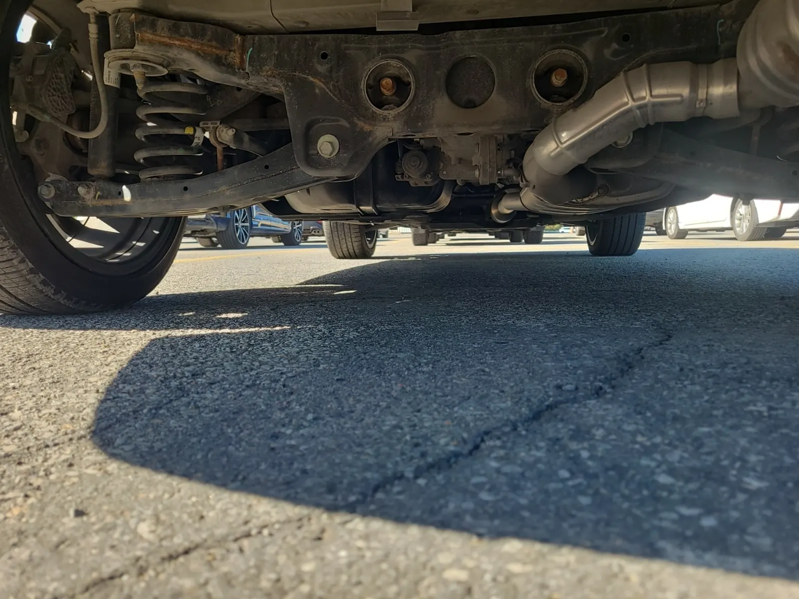 Undercarriage - Rear Photo