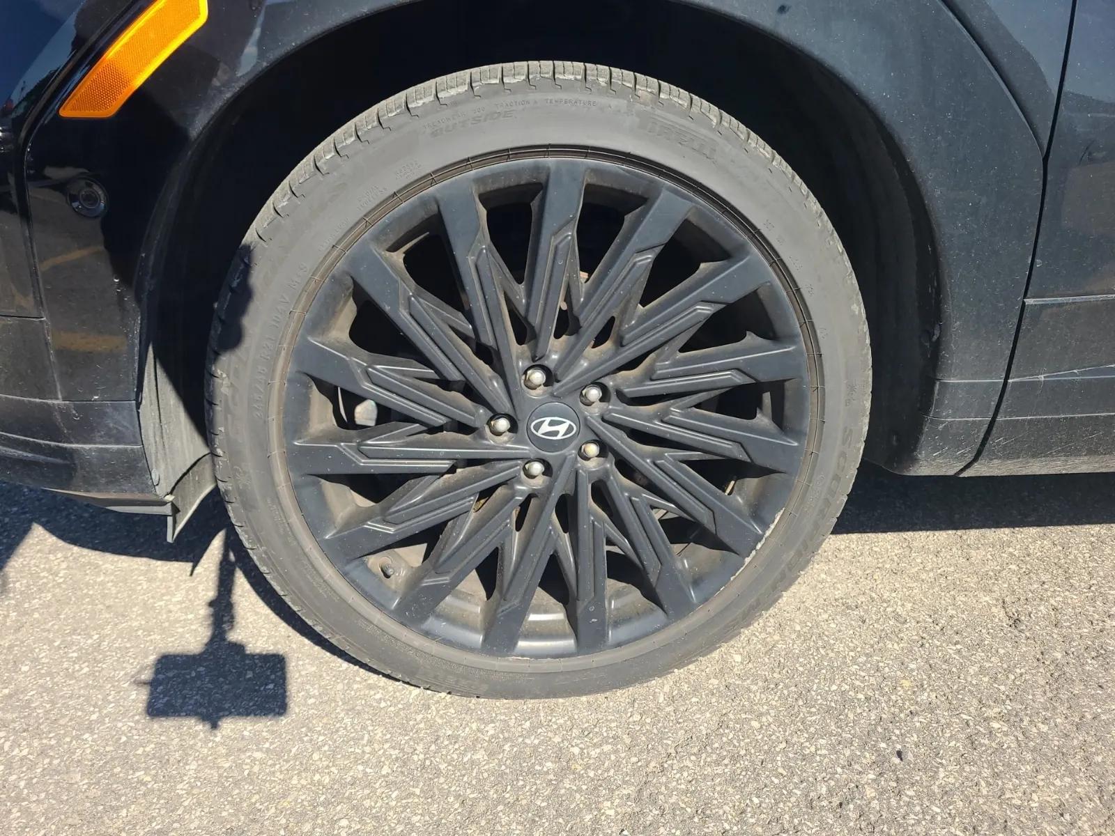 Front driver wheel/tire photo