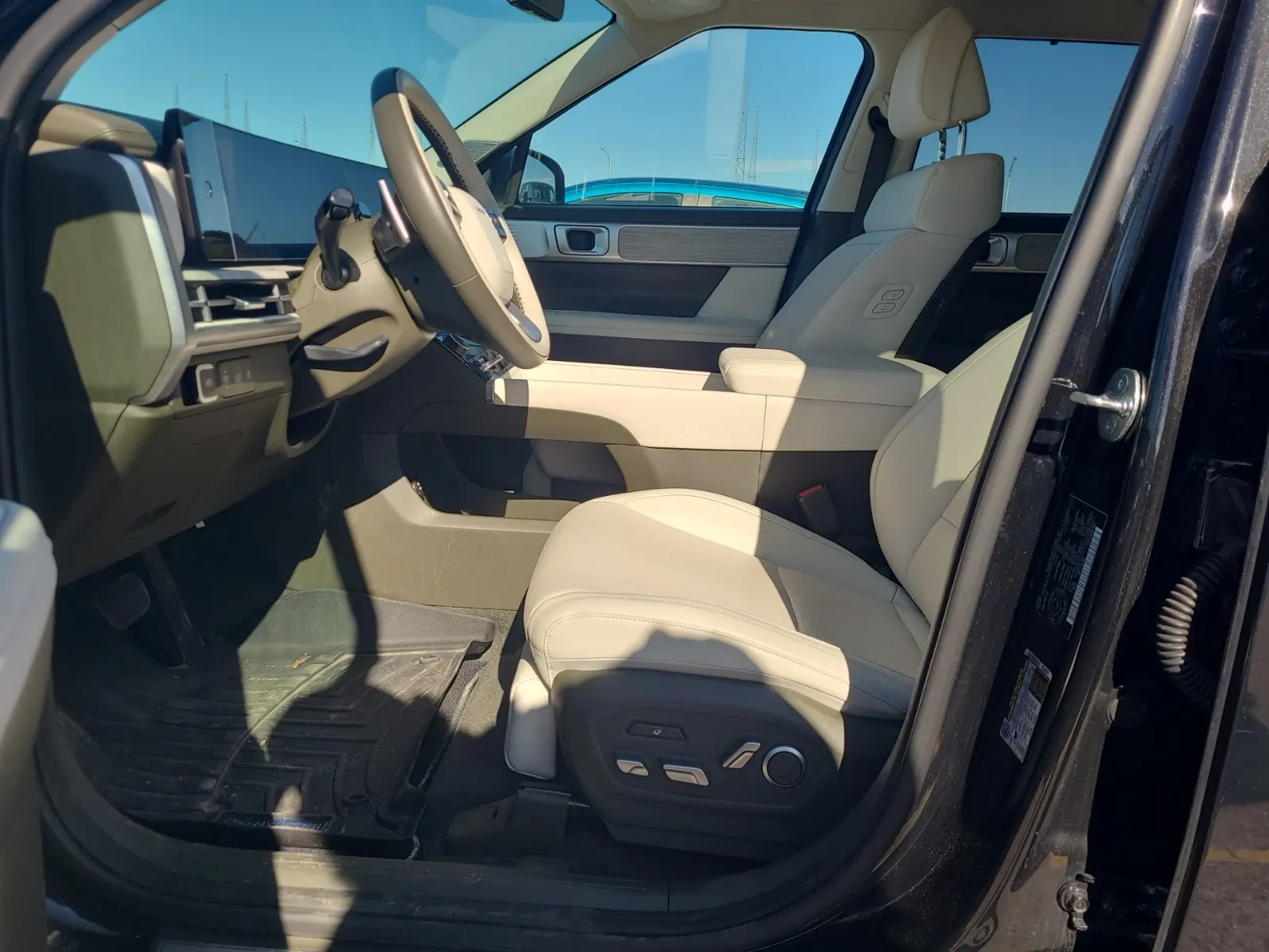 Front Interior Photo