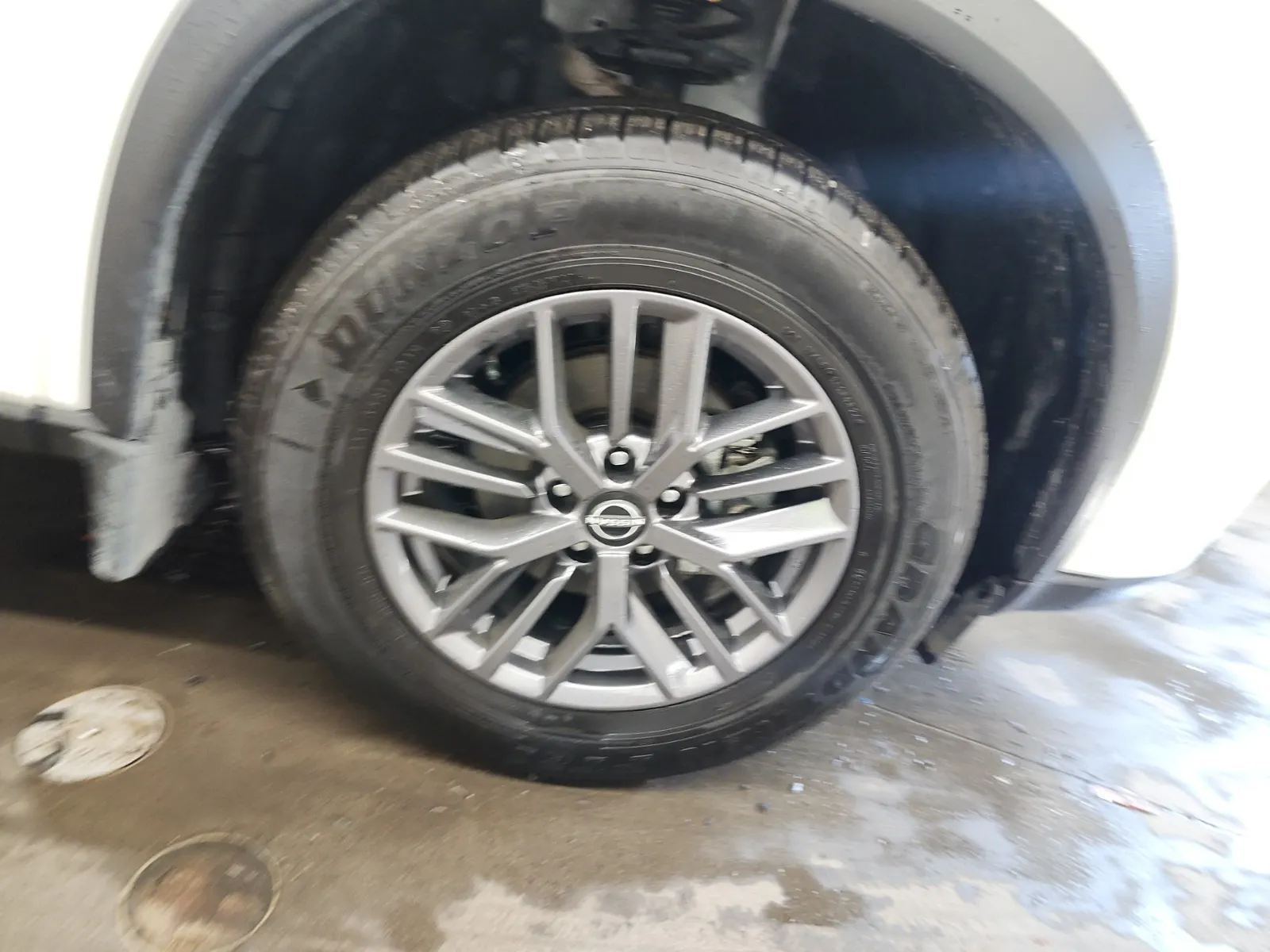 Right Front Wheel/Tire Photo