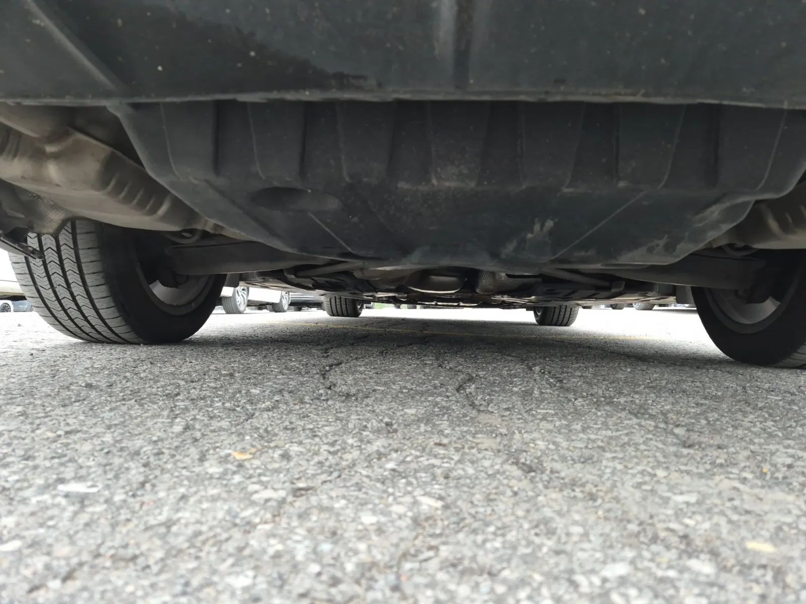 Undercarriage - Rear Photo
