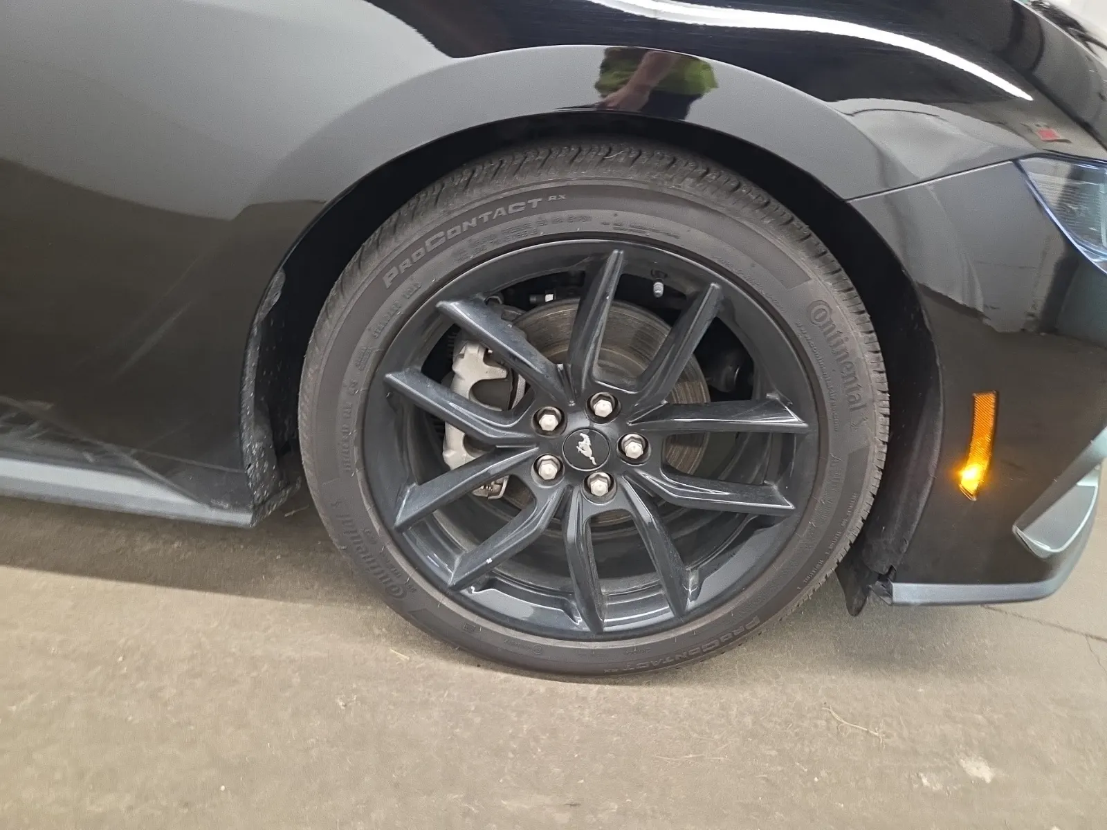 Right Front Wheel/Tire Photo
