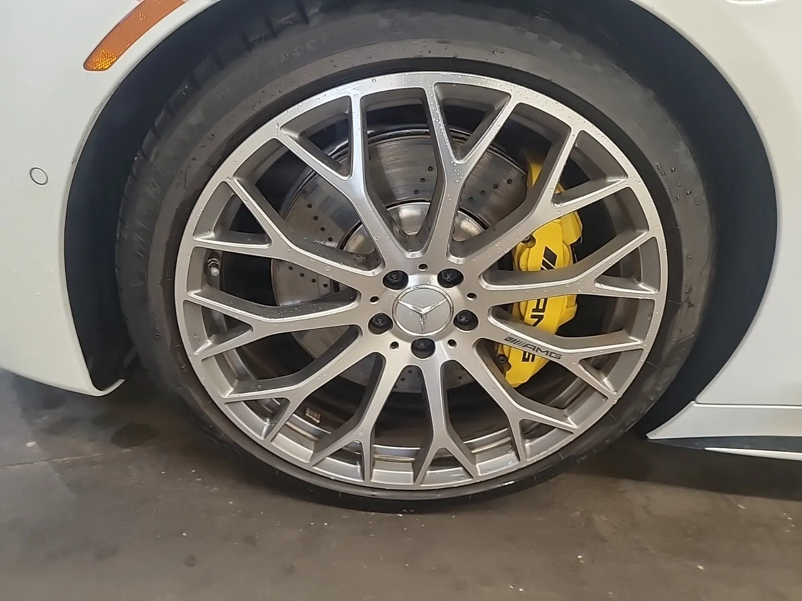 Front driver wheel/tire photo
