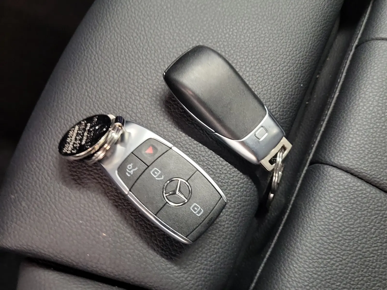 Keys/Fobs/Manual Photo