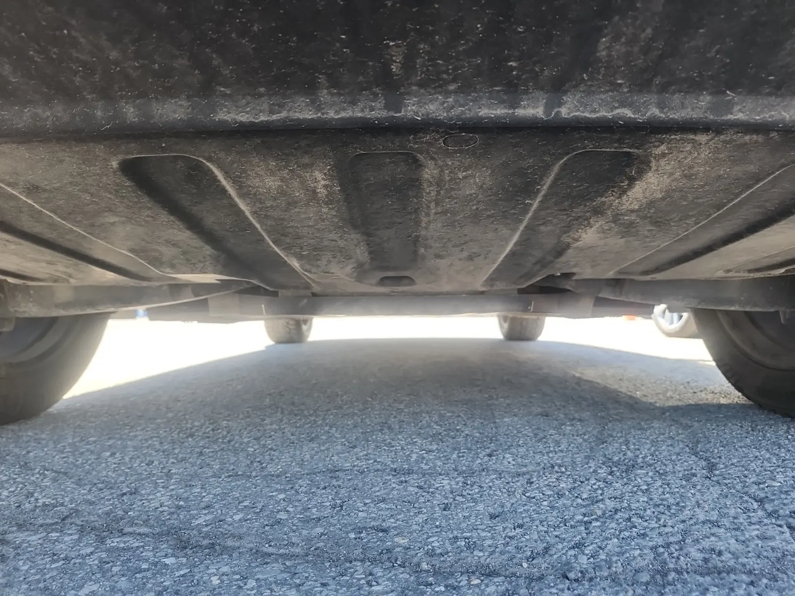 Undercarriage - Rear Photo