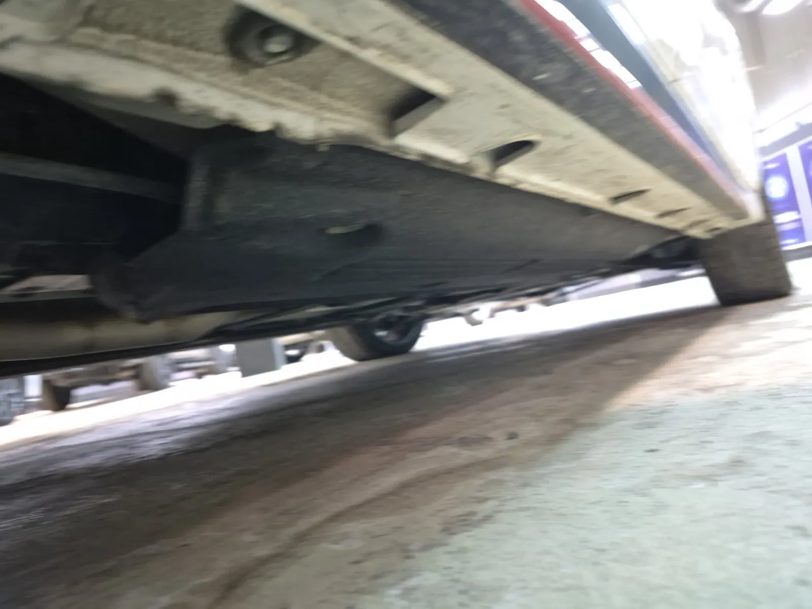 Undercarriage - Passenger Photo