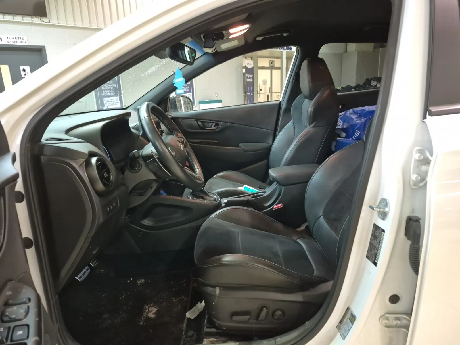 Front Interior Photo