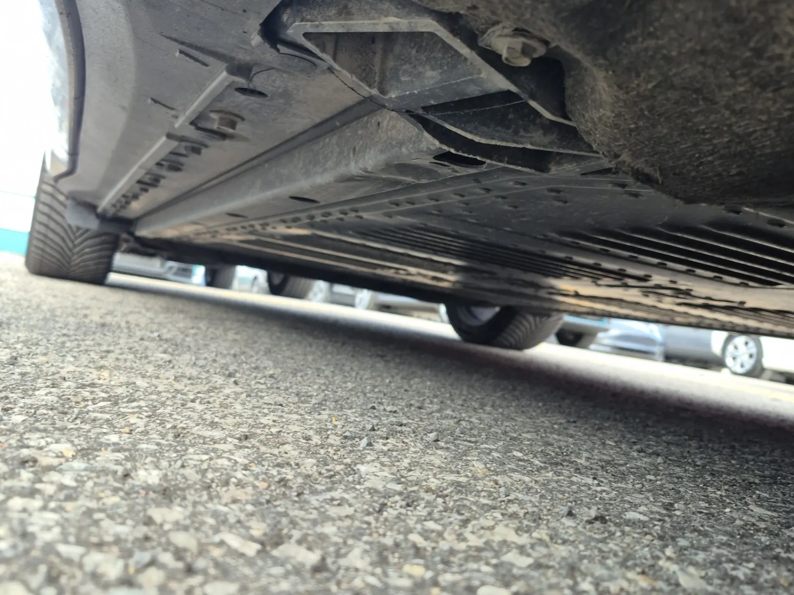 Undercarriage - Passenger Photo