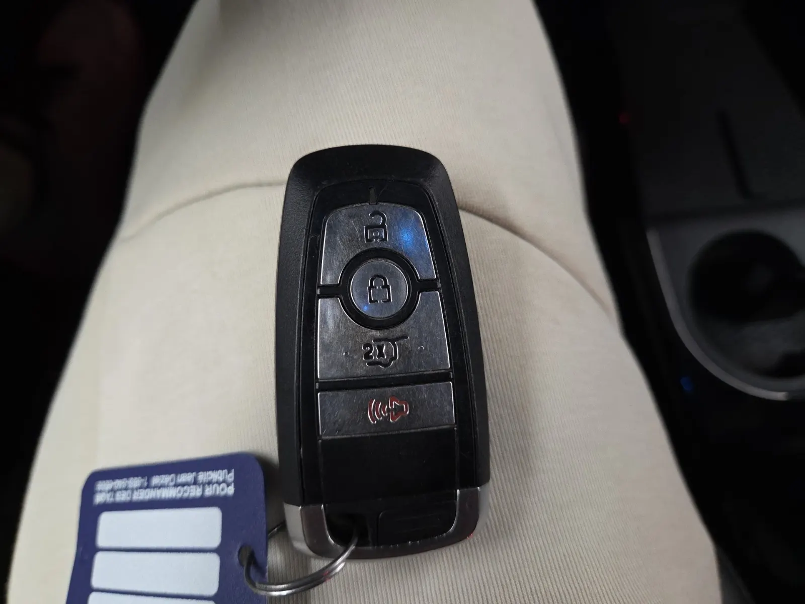 Keys/Fobs/Manual Photo