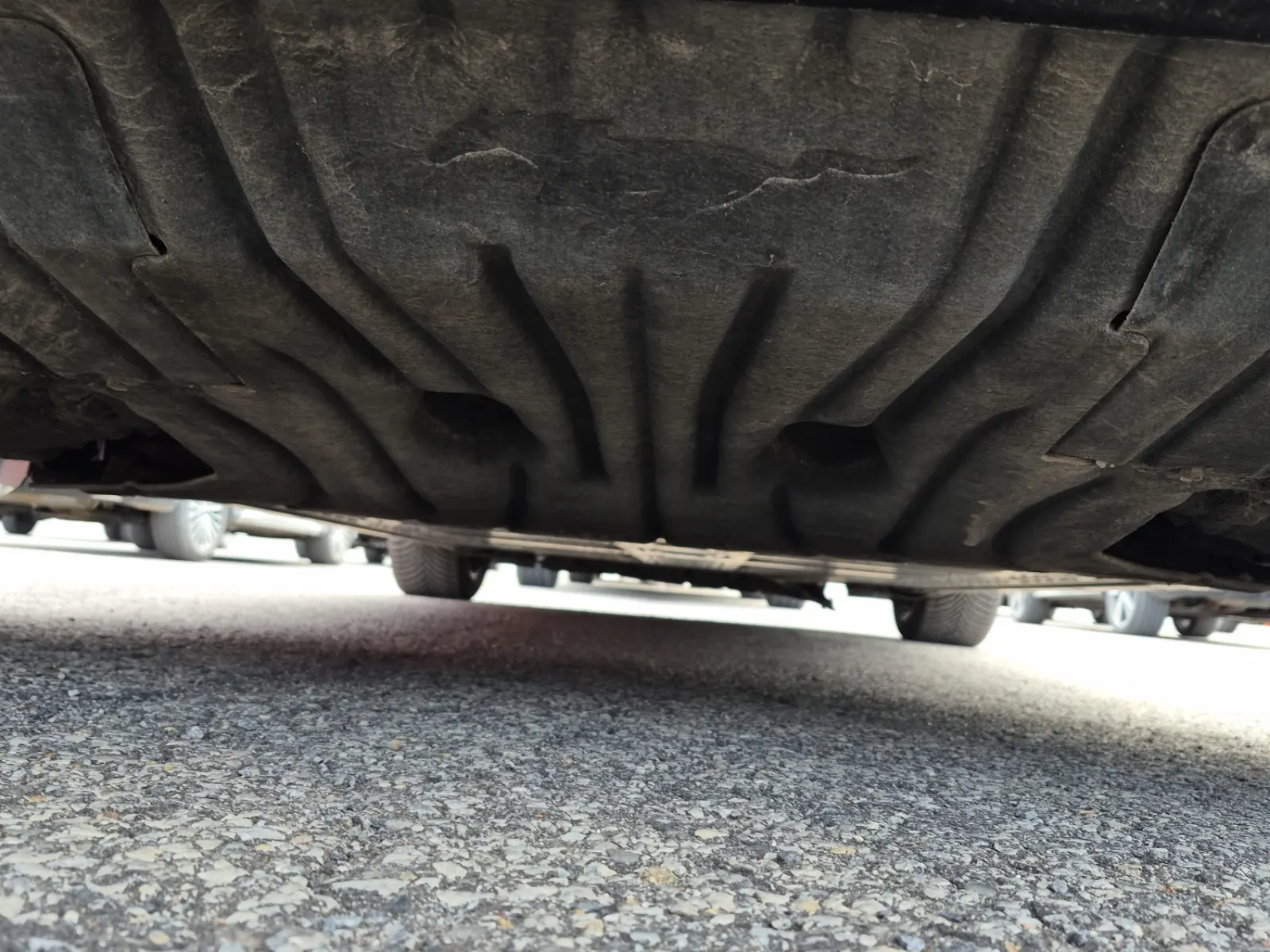 Undercarriage - Rear Photo
