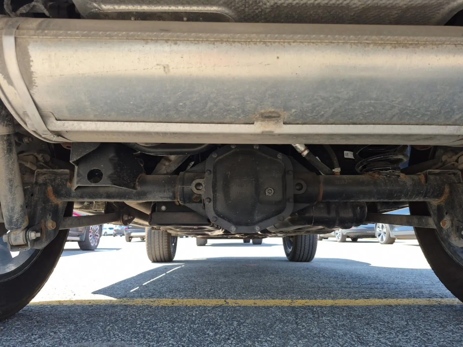 Undercarriage - Rear Photo