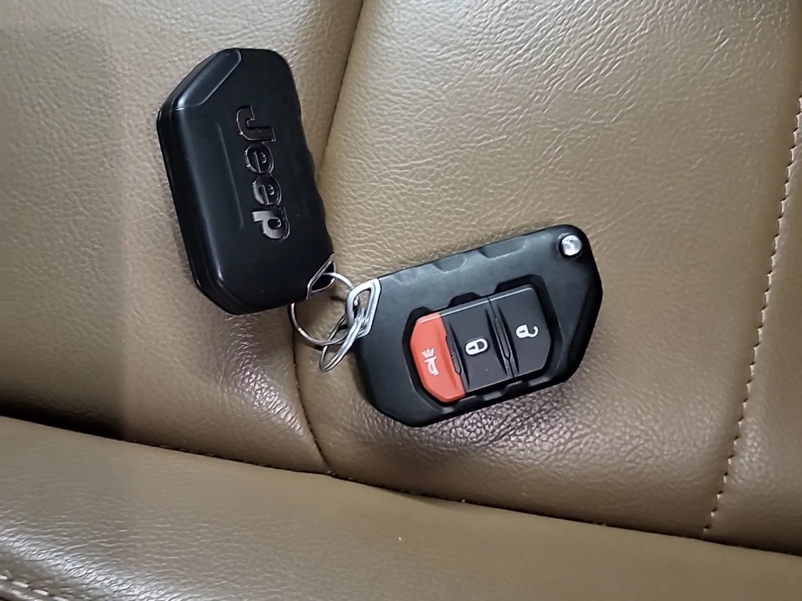 Keys/Fobs/Manual Photo