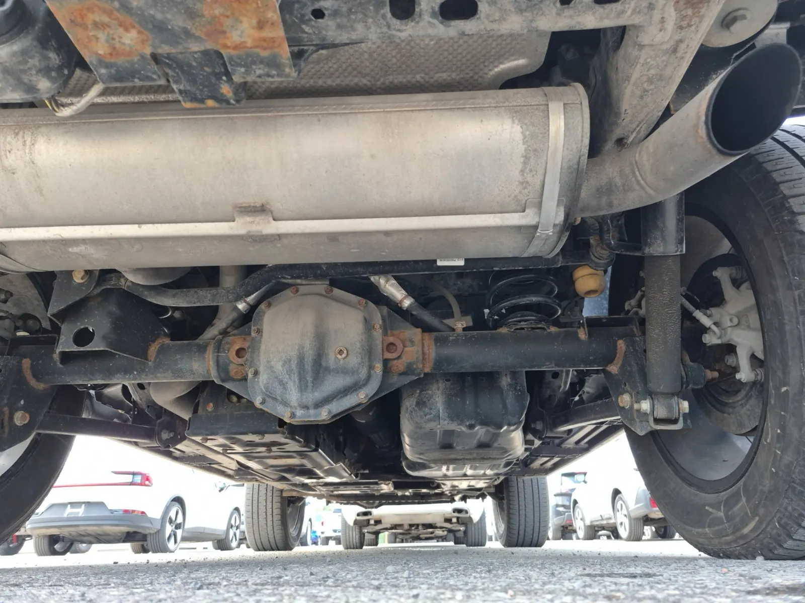 Undercarriage - Rear Photo