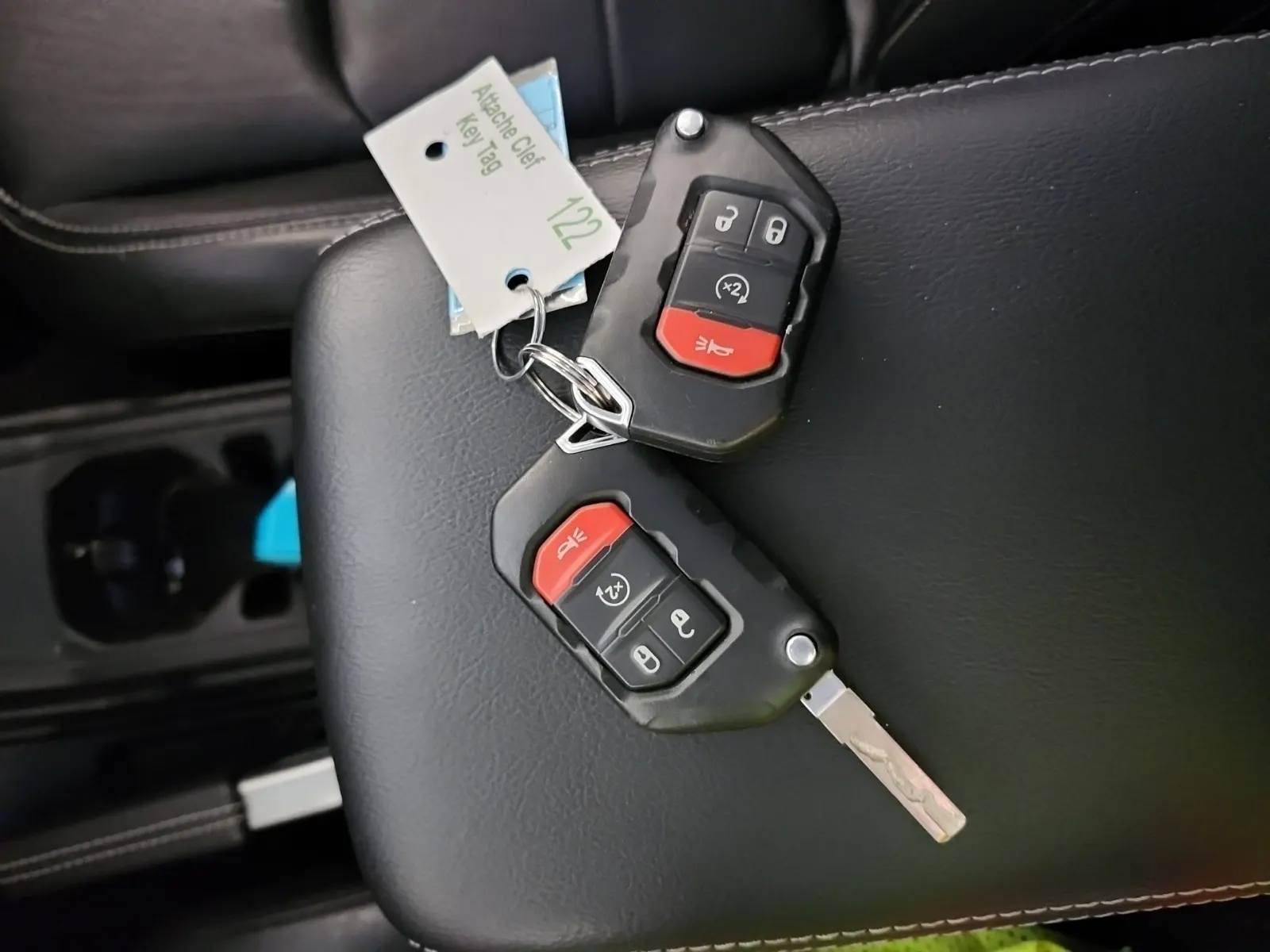 Keys/Fobs/Manual Photo