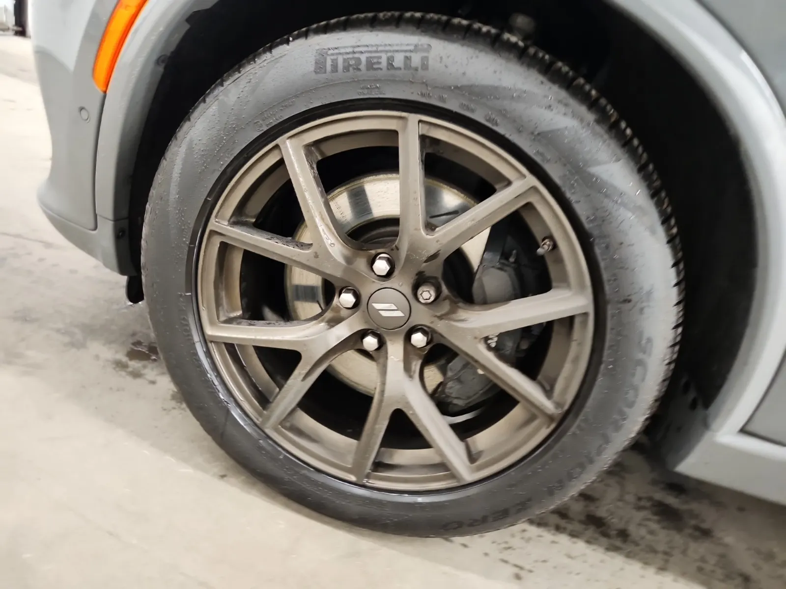 Front driver wheel/tire photo