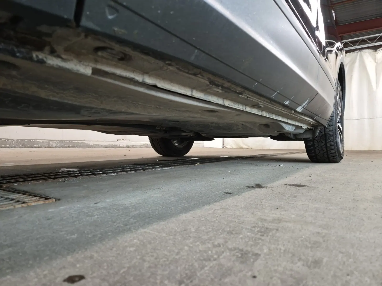 Undercarriage - Driver Photo
