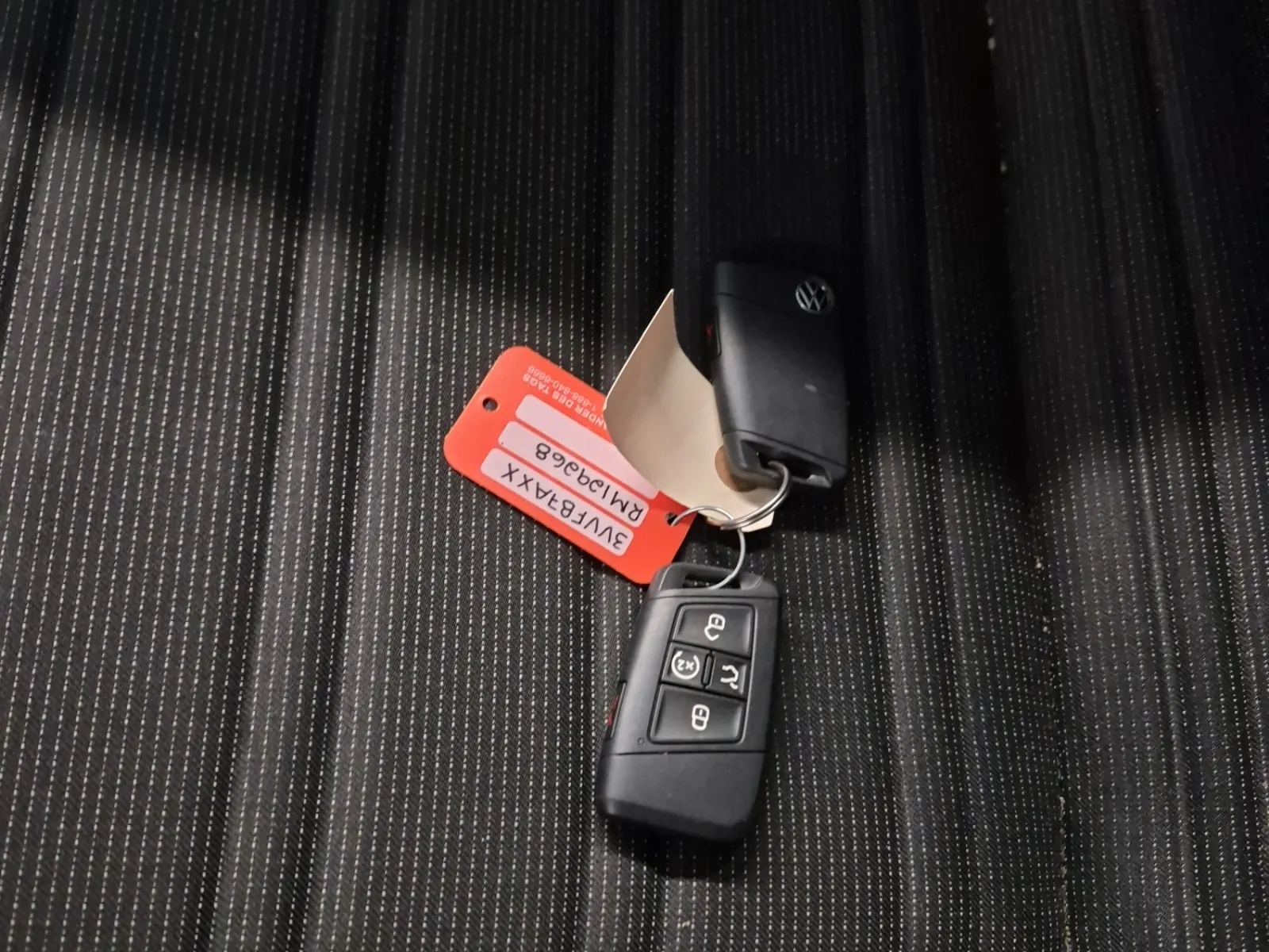 Keys/Fobs/Manual Photo