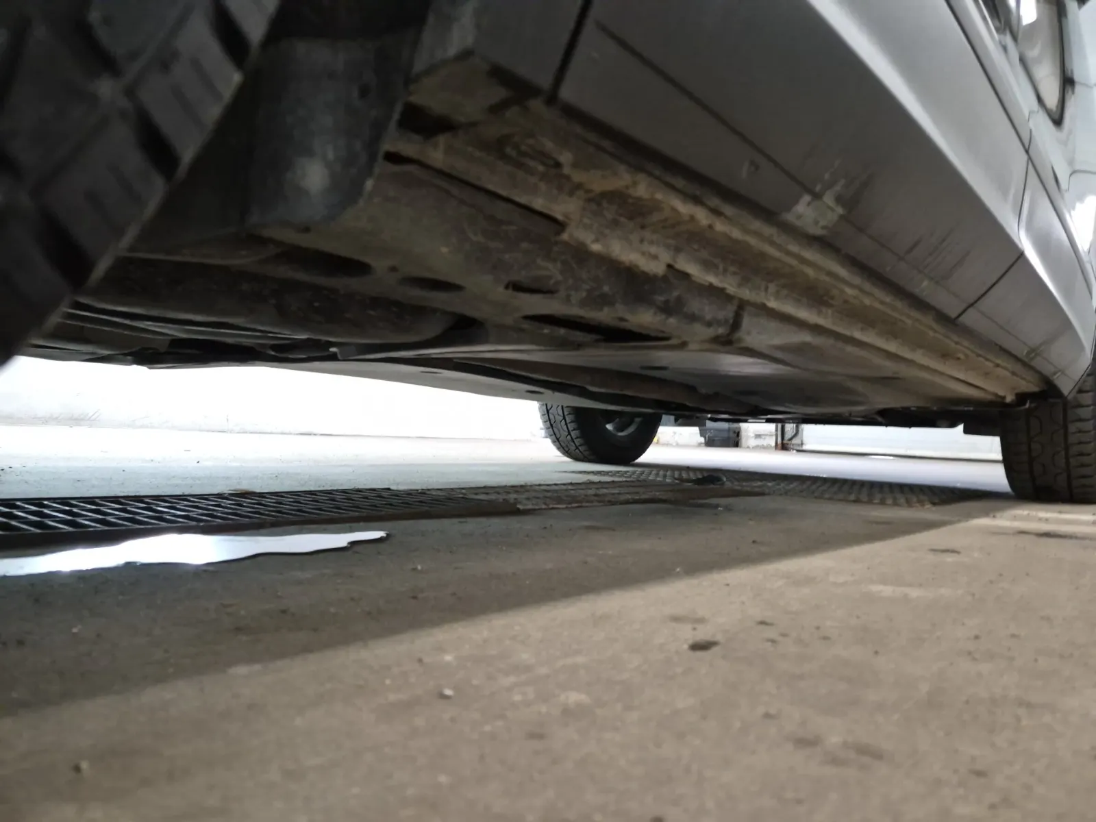 Undercarriage - Passenger Photo