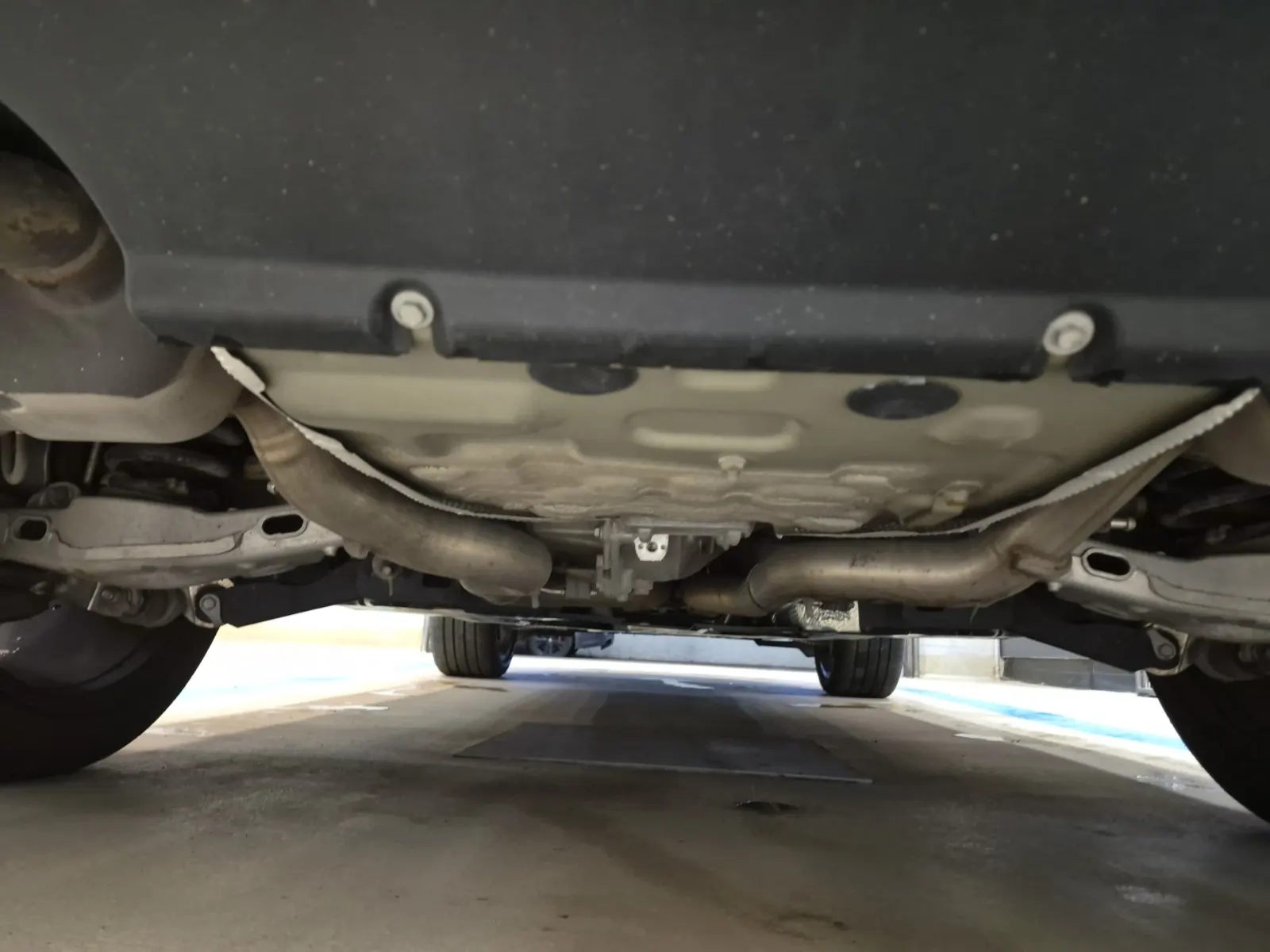 Undercarriage - Rear Photo