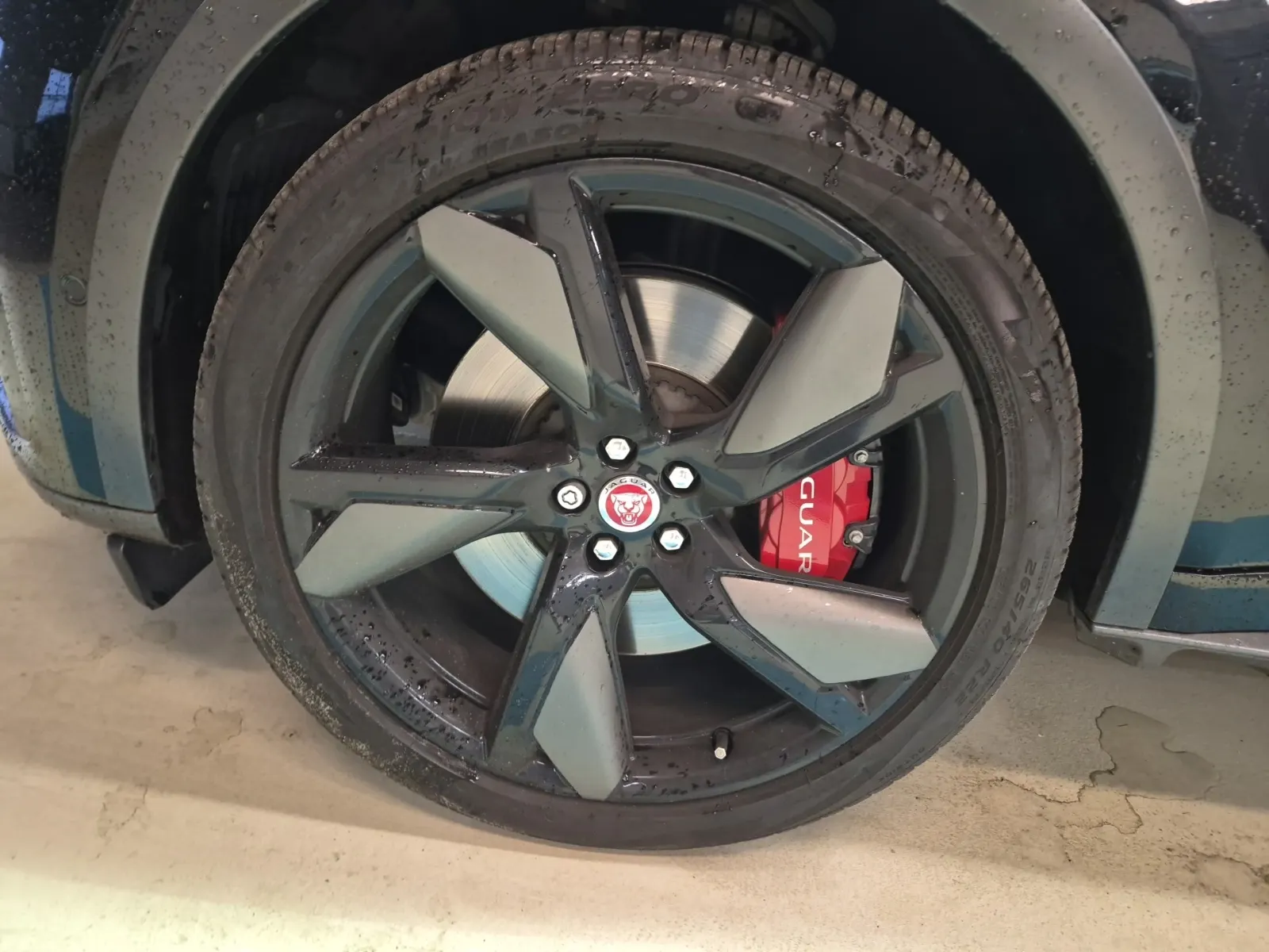 Front driver wheel/tire photo