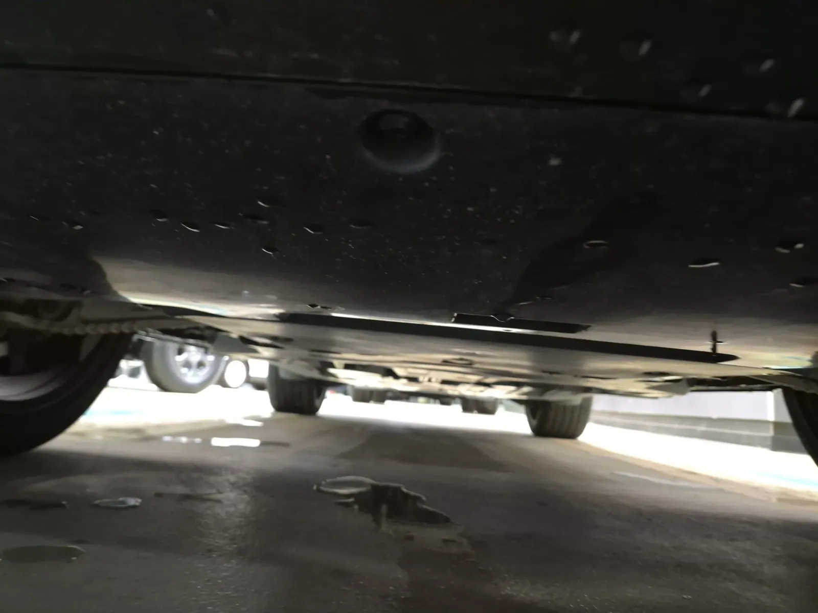 Undercarriage - Front Photo