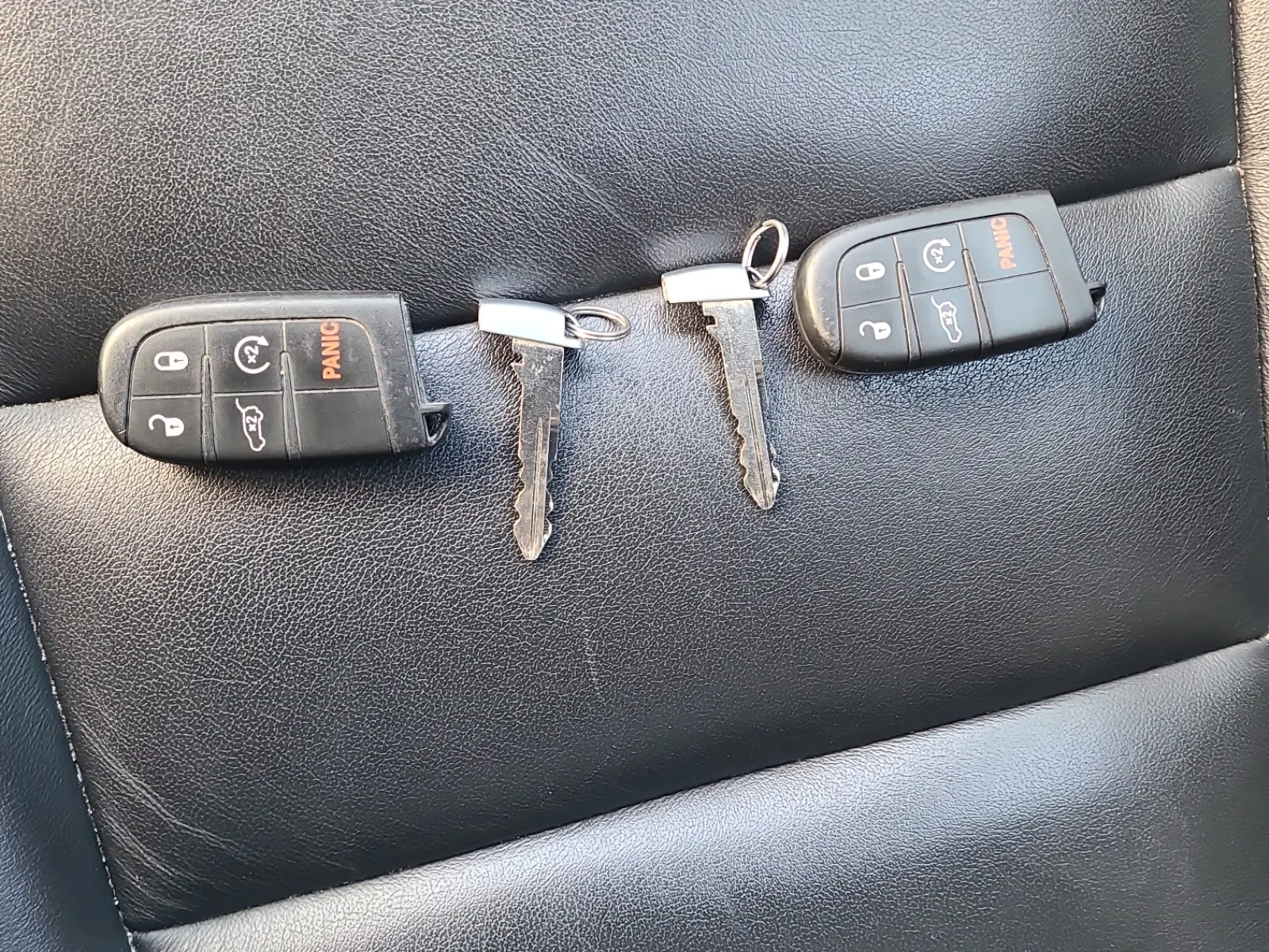 Keys/Fobs/Manual Photo