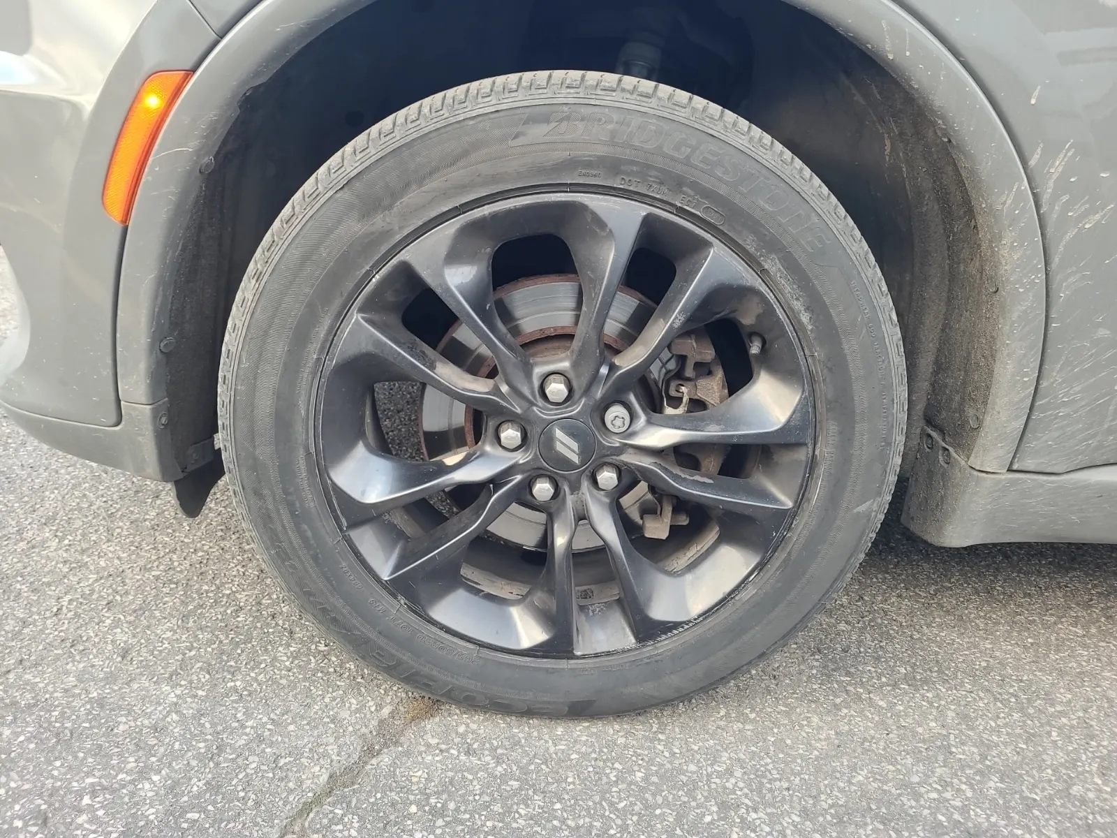 Front driver wheel/tire photo