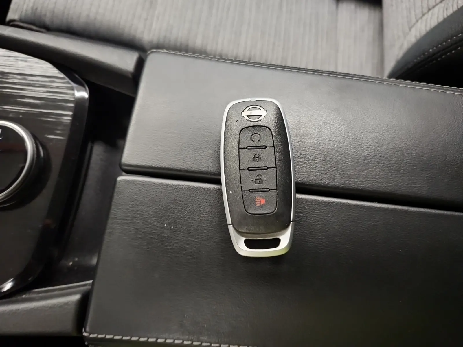 Keys/Fobs/Manual Photo