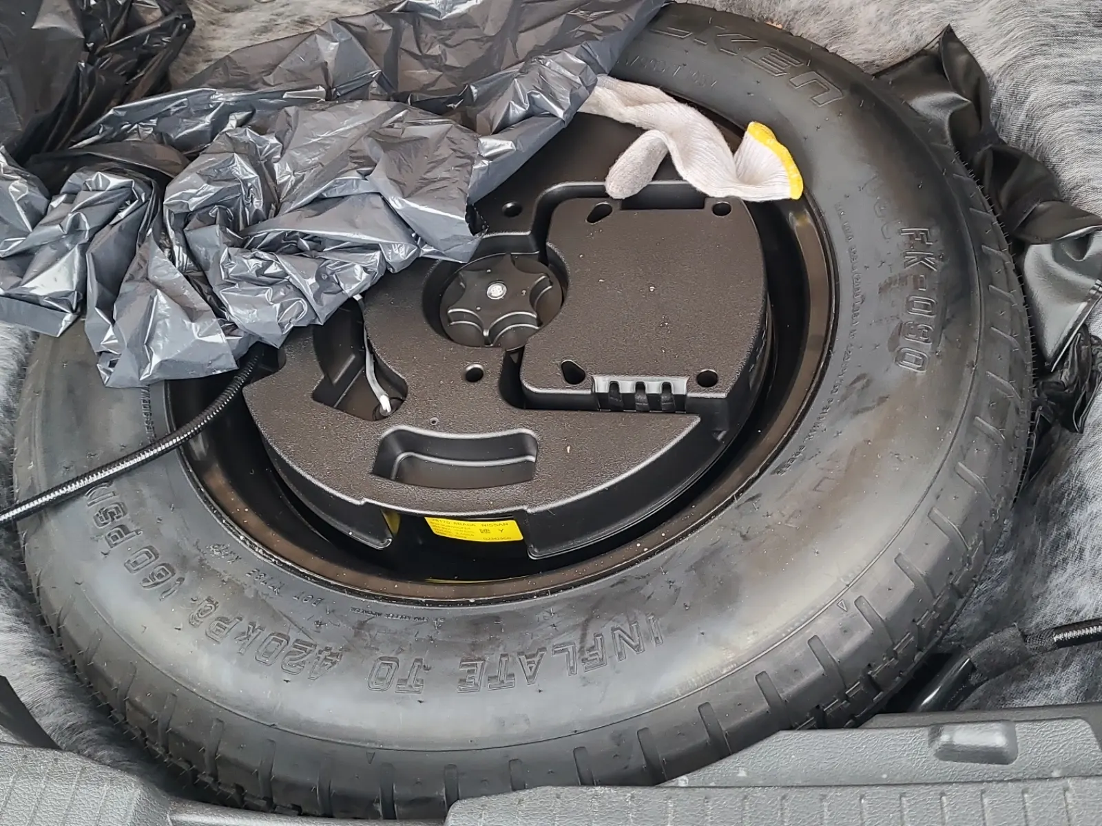 Spare Tire & Wheel Photo