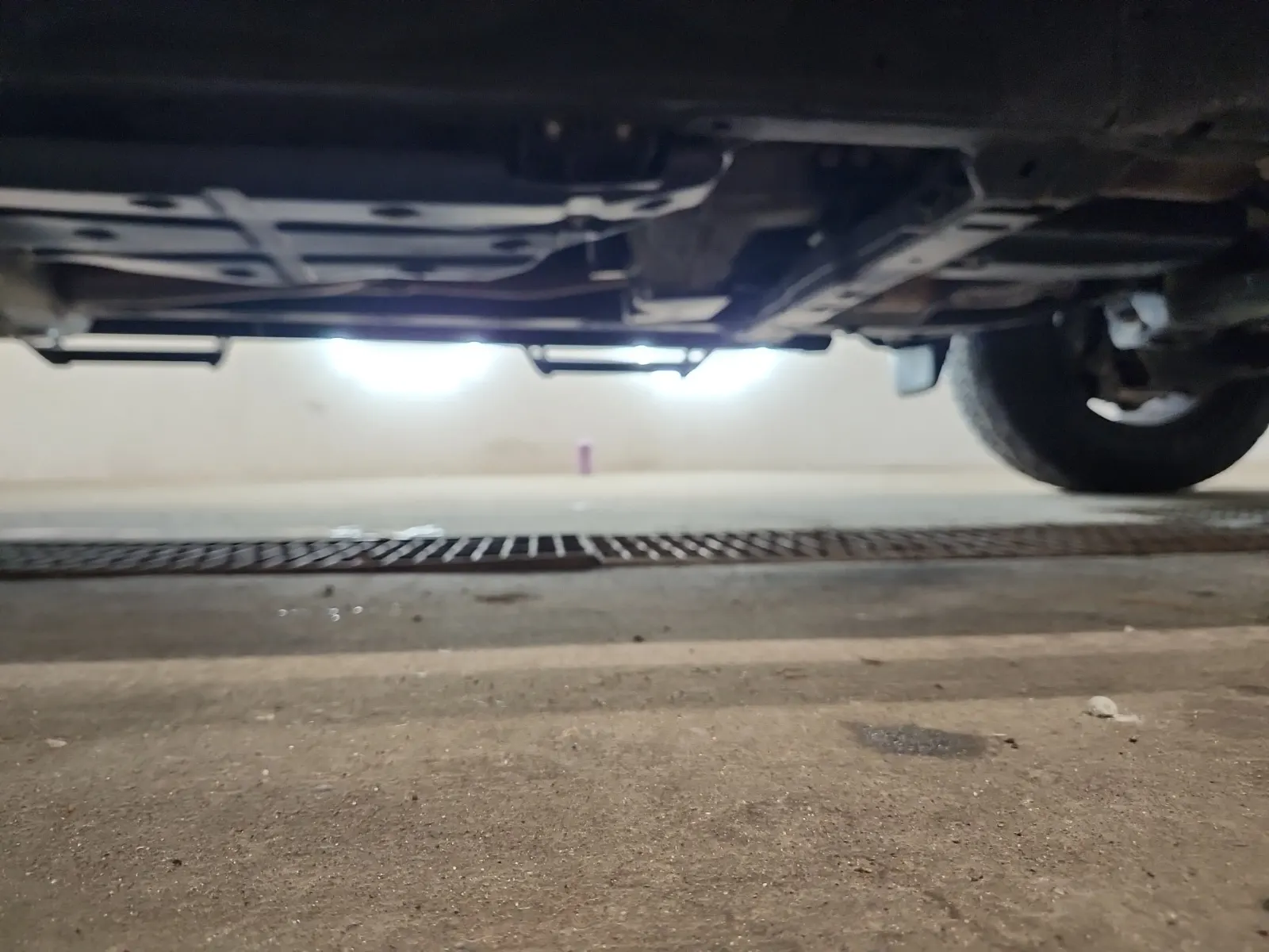 Undercarriage - Passenger Photo