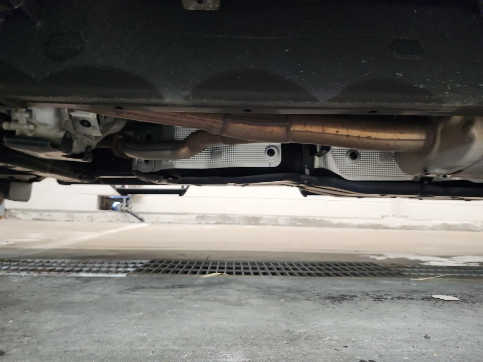 Undercarriage - Driver Photo