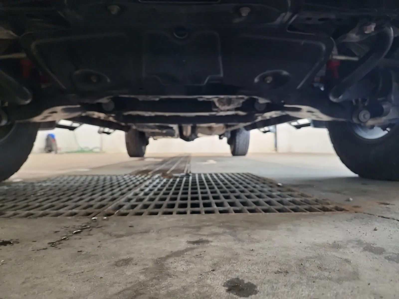 Undercarriage - Front Photo