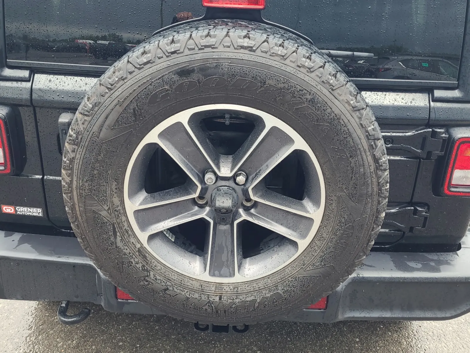 Spare Tire & Wheel Photo