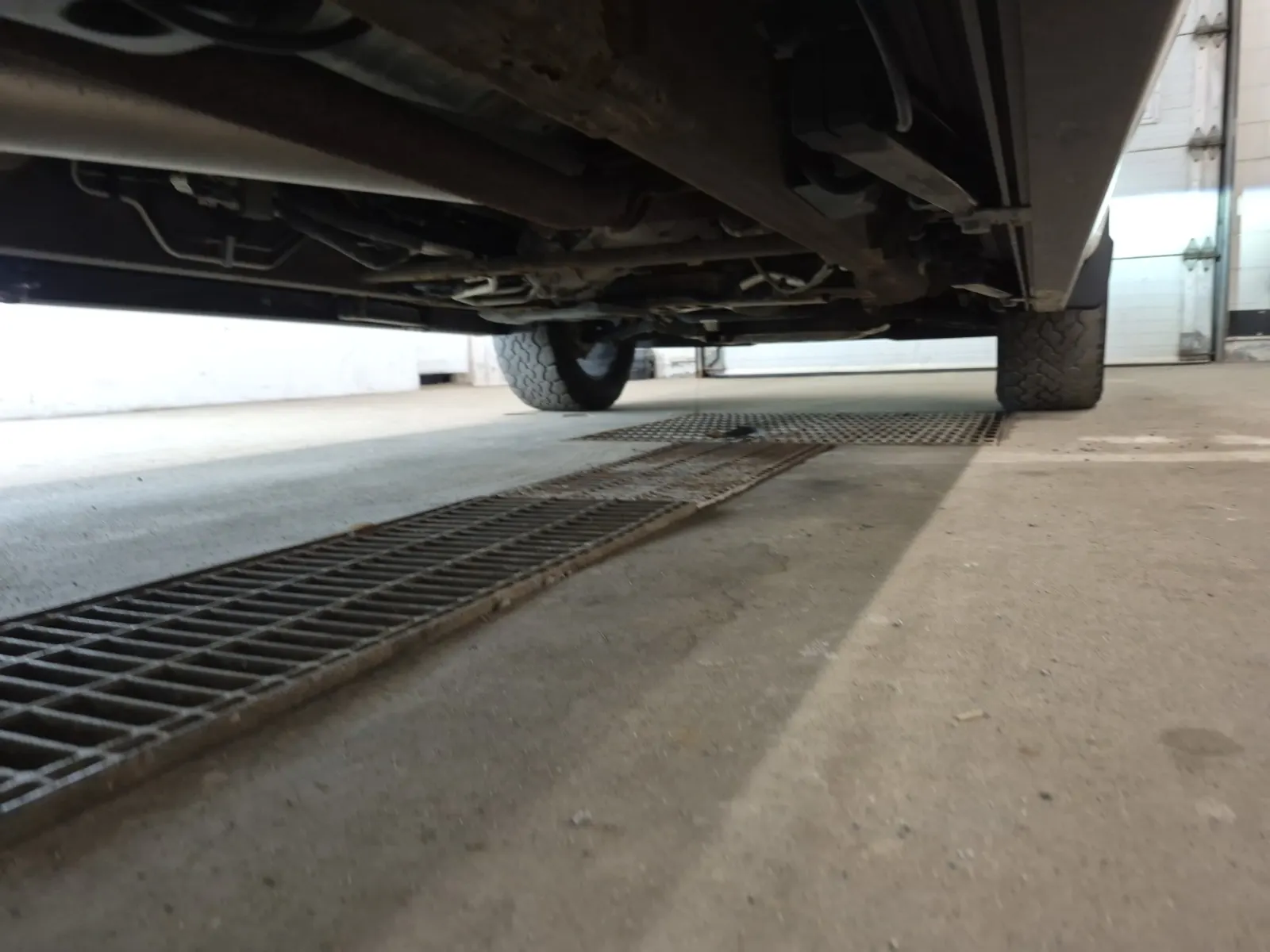 Undercarriage - Passenger Photo