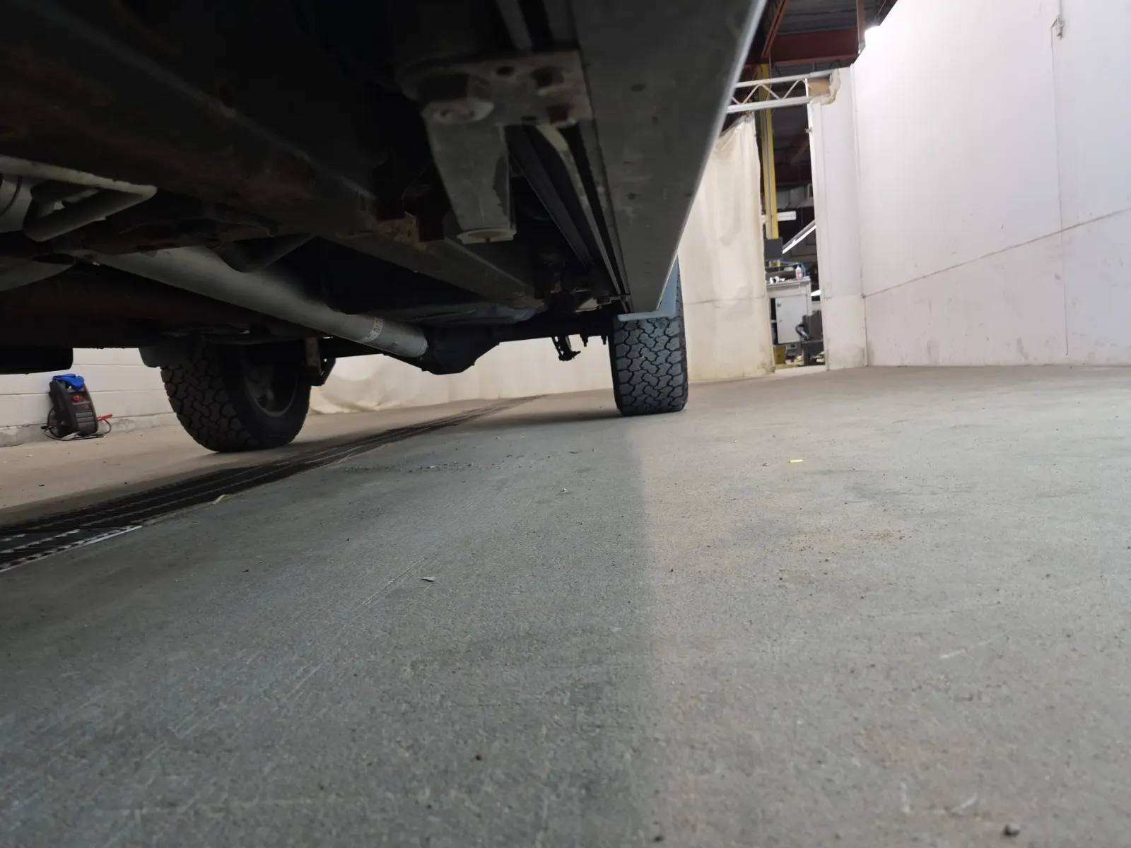 Undercarriage - Driver Photo